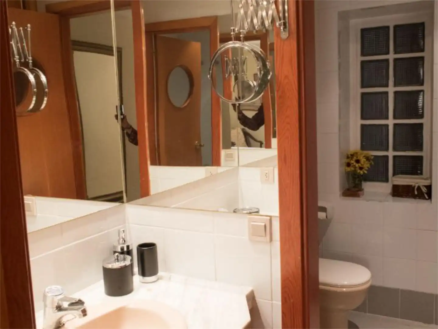 Piso en venta en Avenida de Italia, 15, El Cano - Los Bermejales Baño de Piso en venta en Sevilla con Aire acondicionado, Calefacción y Jardín privado