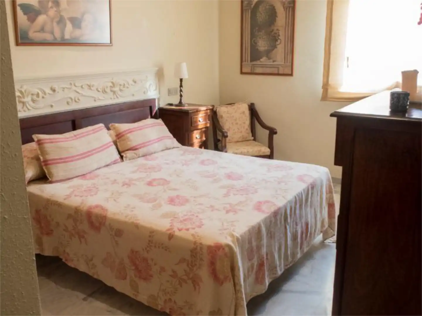 Piso en venta en Avenida de Italia, 15, El Cano - Los Bermejales Habitación de Piso en venta en Sevilla con Aire acondicionado, Calefacción y Jardín privado