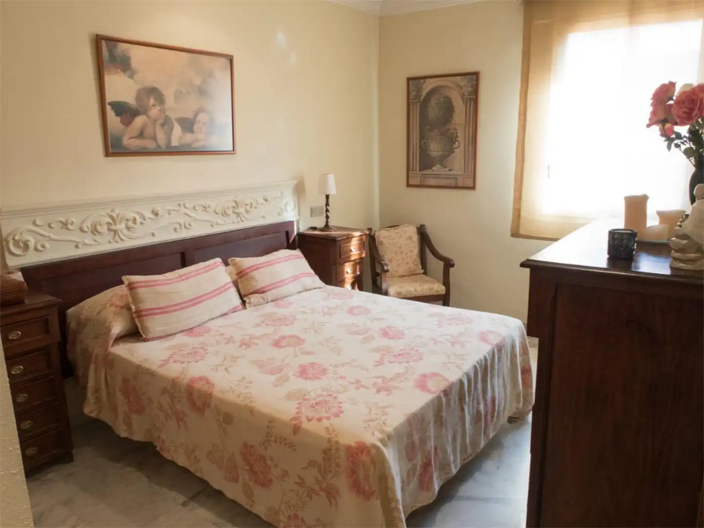 Piso en venta en Avenida de Italia, 15, El Cano - Los Bermejales Habitación de Piso en venta en Sevilla con Aire acondicionado, Calefacción y Jardín privado