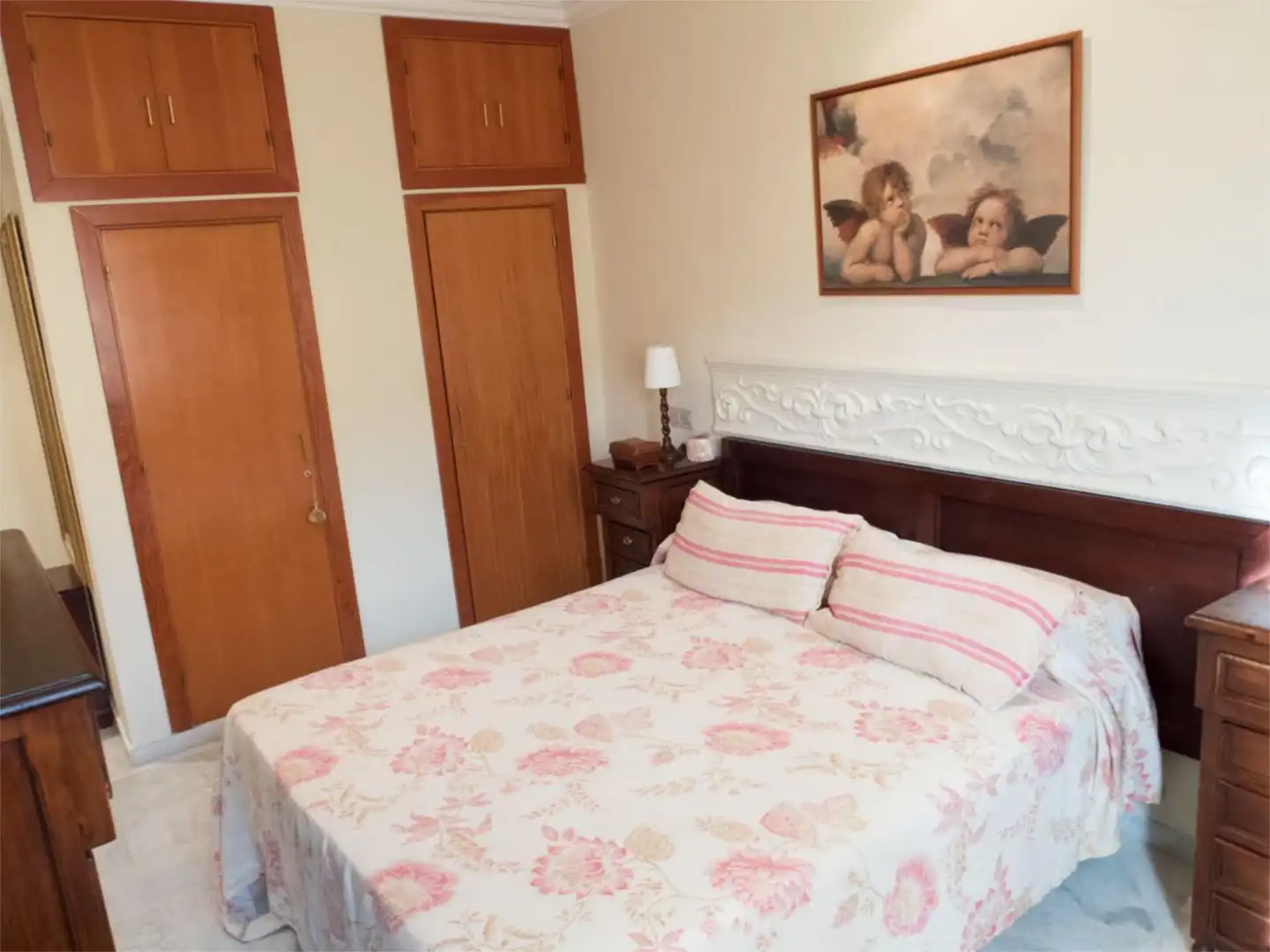 Piso en venta en Avenida de Italia, 15, El Cano - Los Bermejales Habitación de Piso en venta en Sevilla con Aire acondicionado, Calefacción y Jardín privado