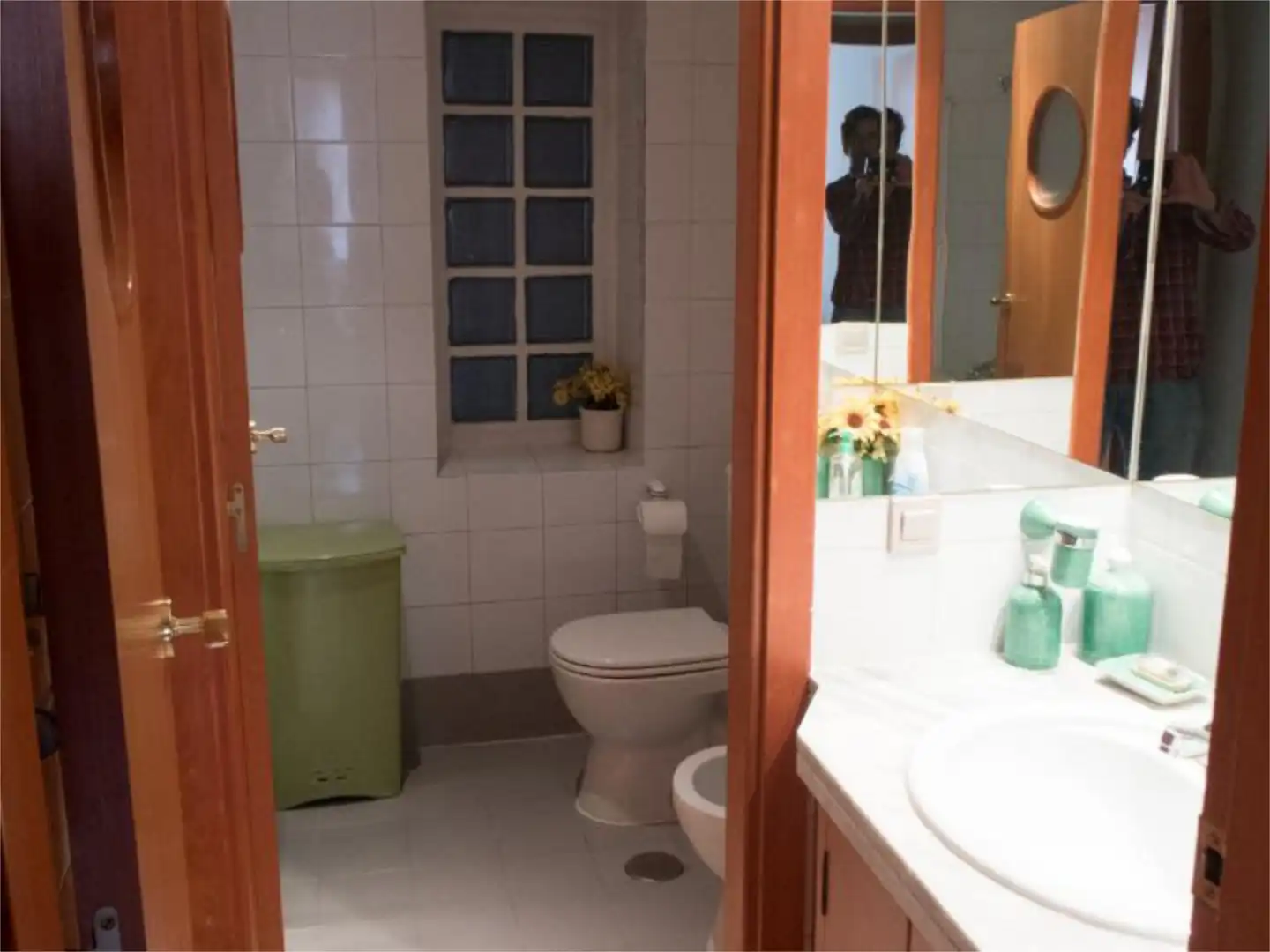 Piso en venta en Avenida de Italia, 15, El Cano - Los Bermejales Baño de Piso en venta en Sevilla con Aire acondicionado, Calefacción y Jardín privado