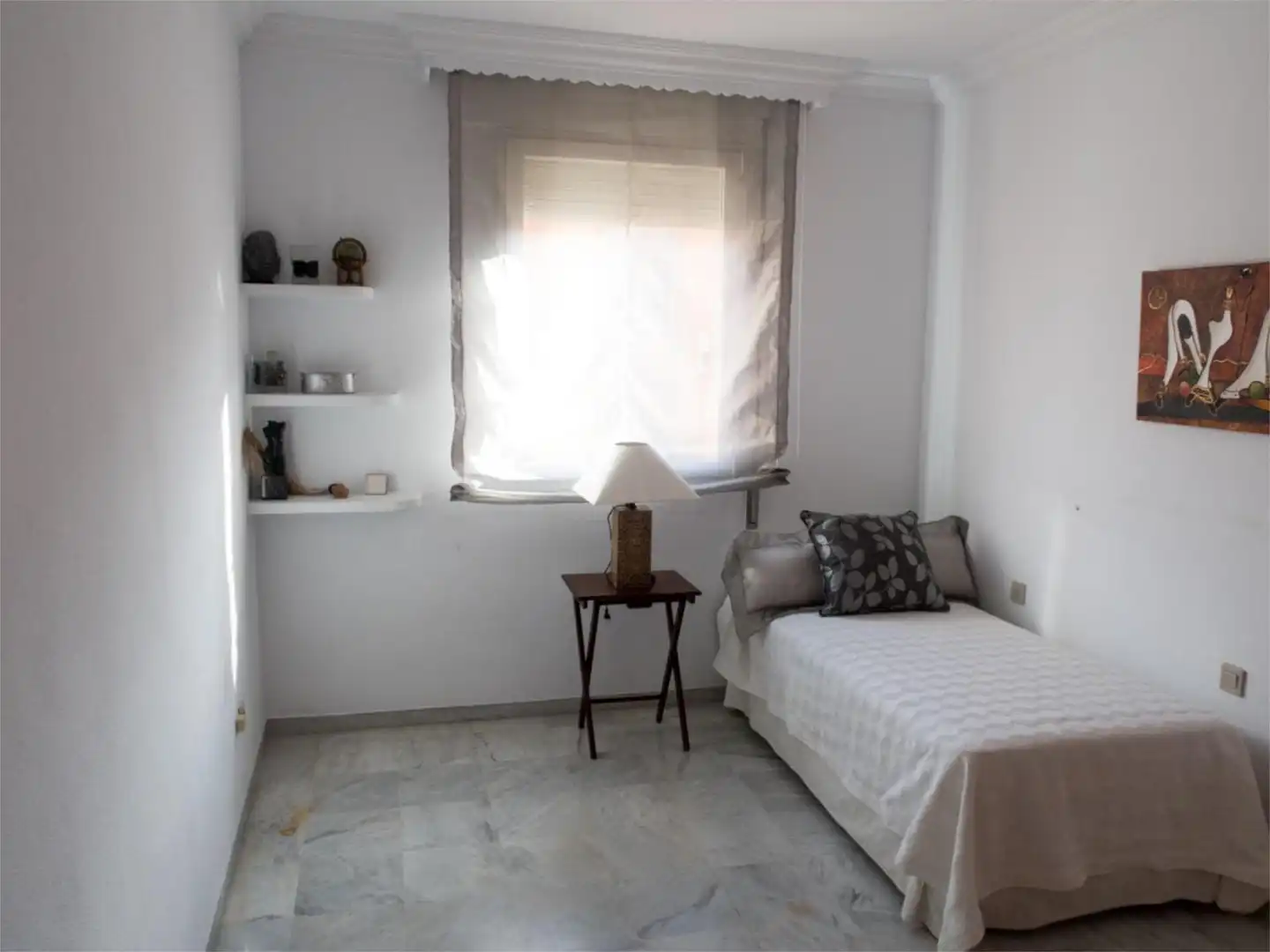 Piso en venta en Avenida de Italia, 15, El Cano - Los Bermejales Habitación de Piso en venta en Sevilla con Aire acondicionado, Calefacción y Jardín privado