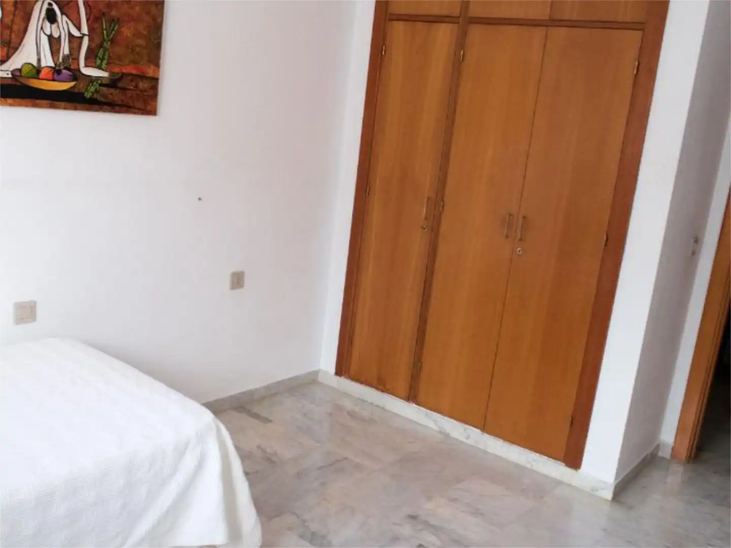 Piso en venta en Avenida de Italia, 15, El Cano - Los Bermejales Habitación de Piso en venta en Sevilla con Aire acondicionado, Calefacción y Jardín privado