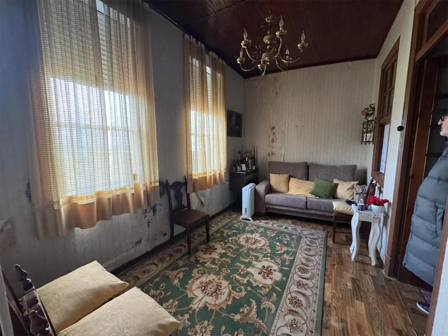 Sala d'estar de Casa adosada en venda en A Estrada  amb Jardí privat, Moblat i Balcó