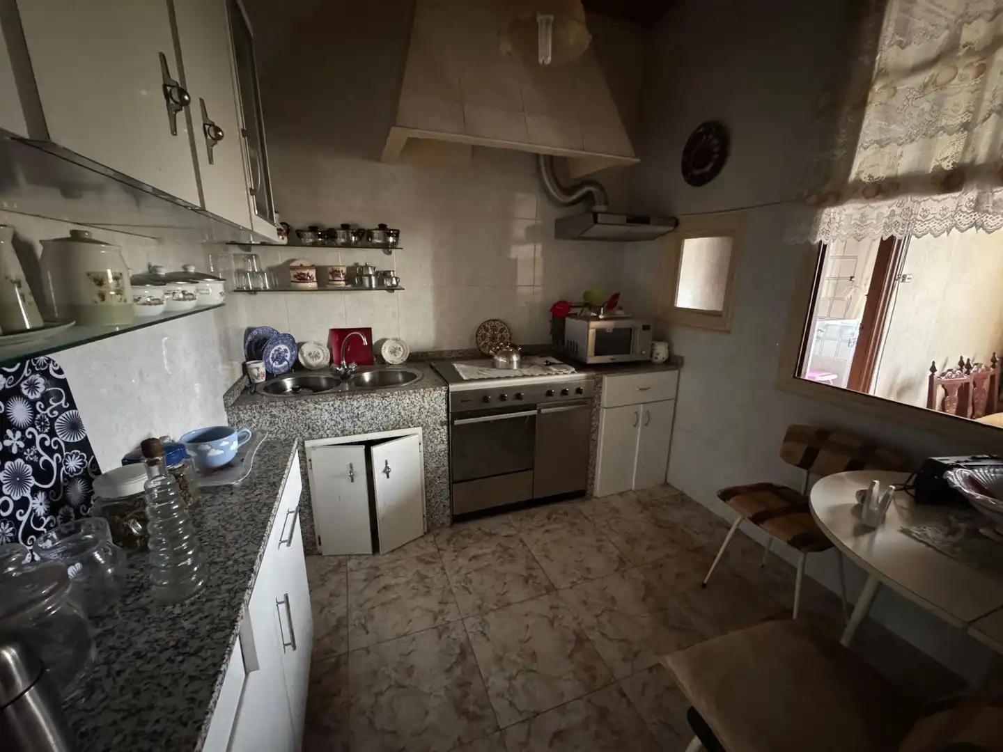 Cuina de Casa adosada en venda en A Estrada  amb Jardí privat, Moblat i Balcó