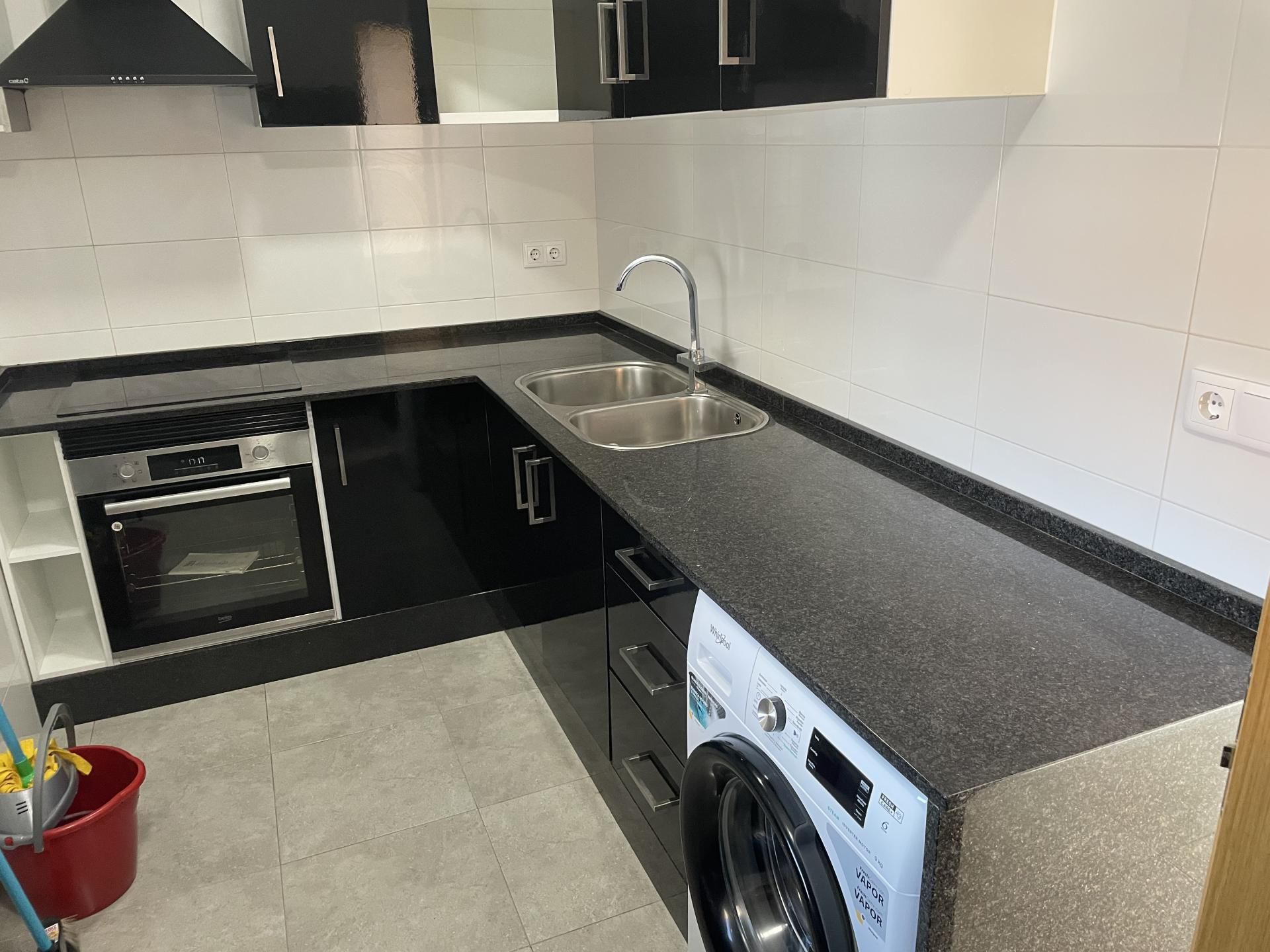 Kitchen of Flat to share in Vigo 