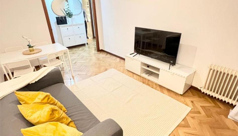 Flat to rent in Calle del Corregidor Juan Francisco de Luján, 96, Fontarrón, Madrid Capital - image 1 Photo 1 of Flat to rent in Calle del Corregidor Juan Francisco de Luján, 96, Fontarrón, Madrid Capital