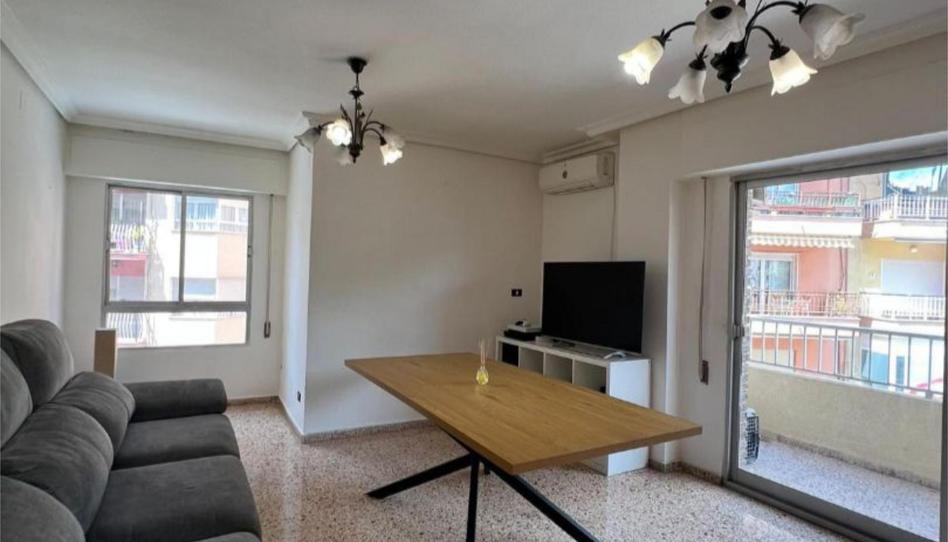 Flat to rent in Plaça de la Tartana, 1, Ibi, Alicante - image 1 Photo 1 of Flat to rent in Plaça de la Tartana, 1, Ibi, Alicante