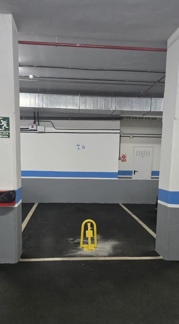 Garage to rent in Calle Ribera de Arriba, 14, Montecerrao