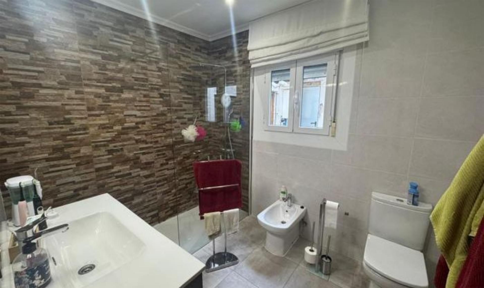 Flat for sale in Calle Manresa, 1, Centro Bathroom of Flat for sale in Tudela with Air Conditioner