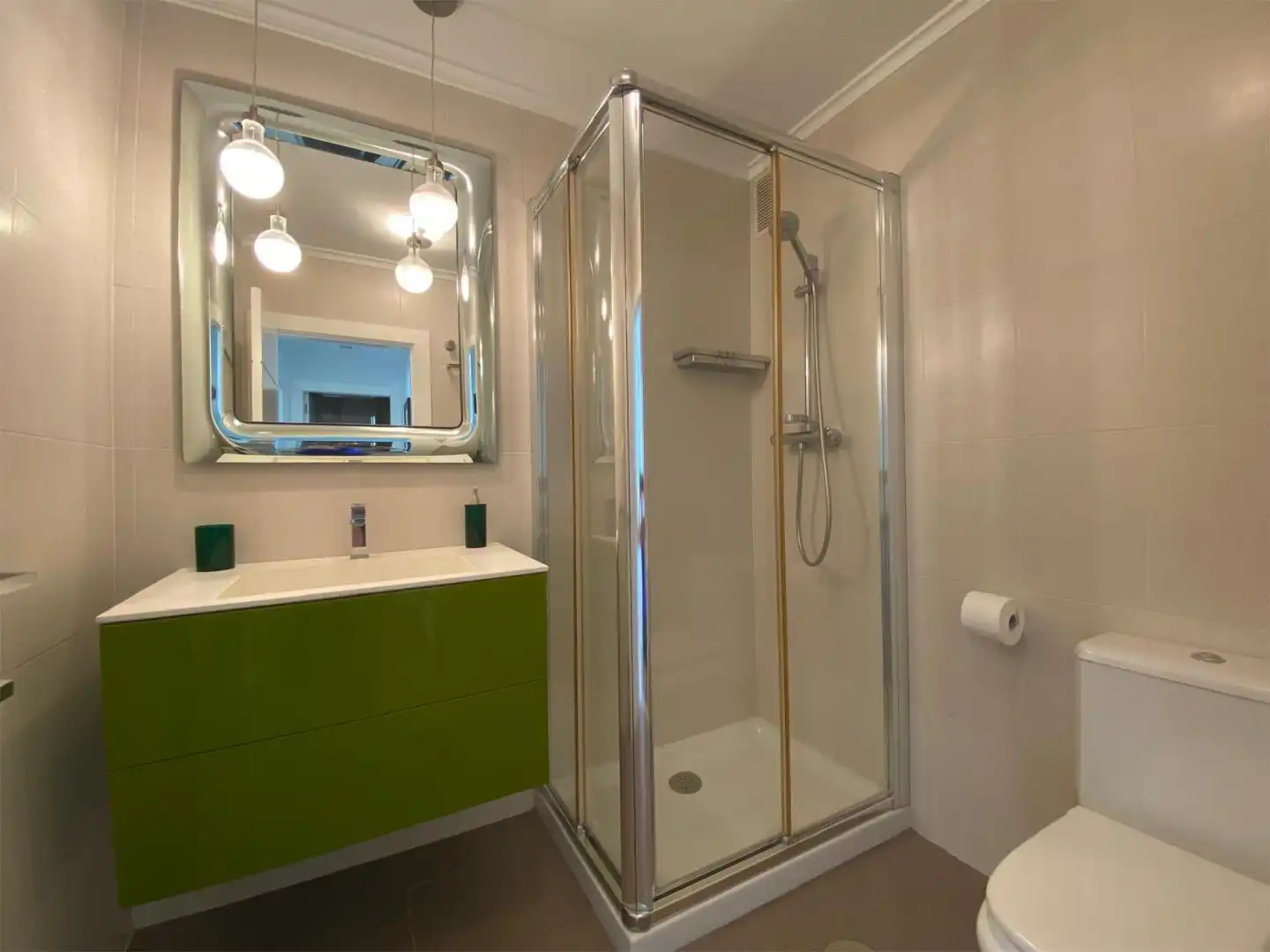 Baño de Piso de alquiler en Gozón con Parquet, Terraza y Amueblado