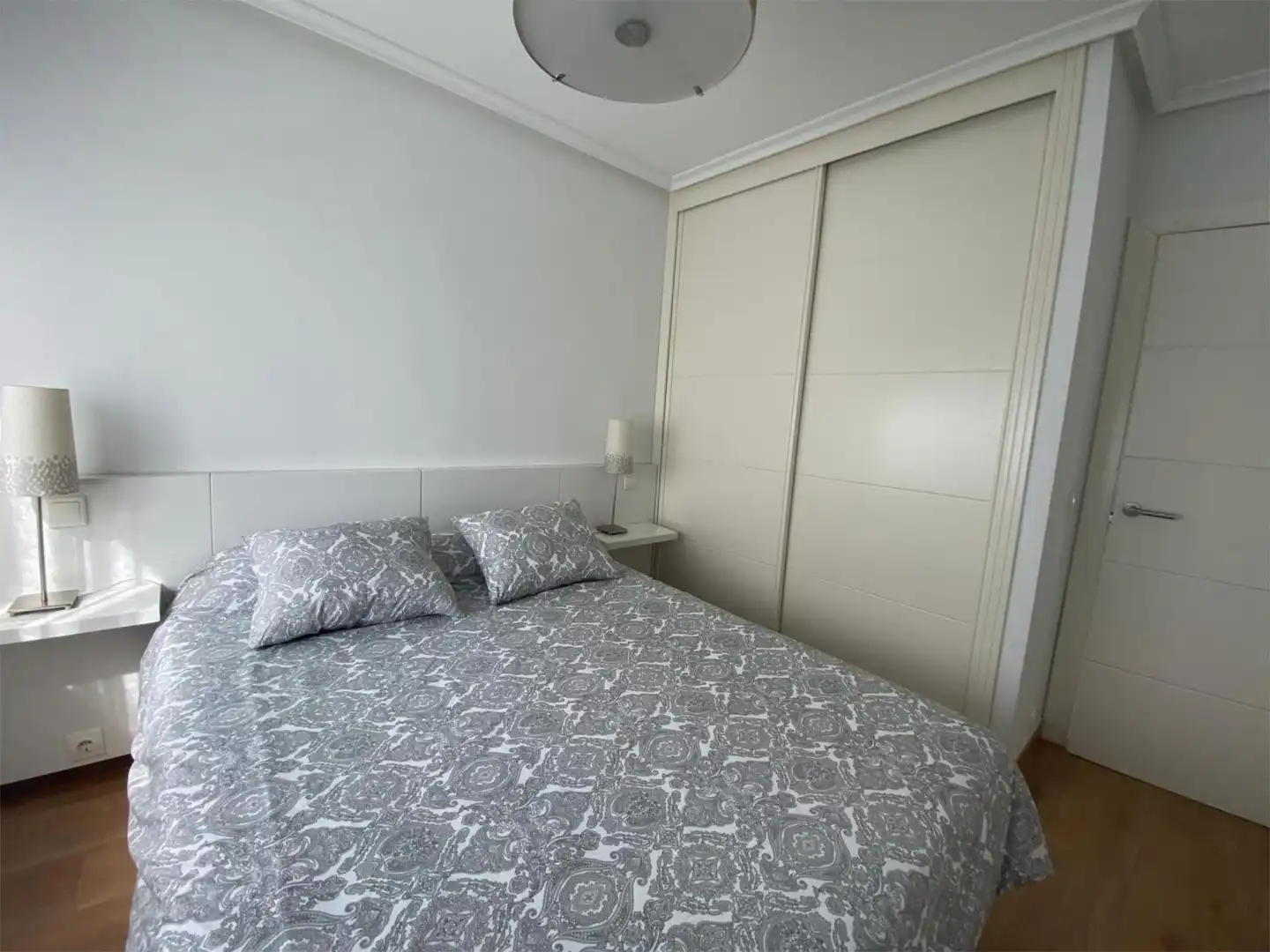 Habitación de Piso de alquiler en Gozón con Parquet, Terraza y Amueblado