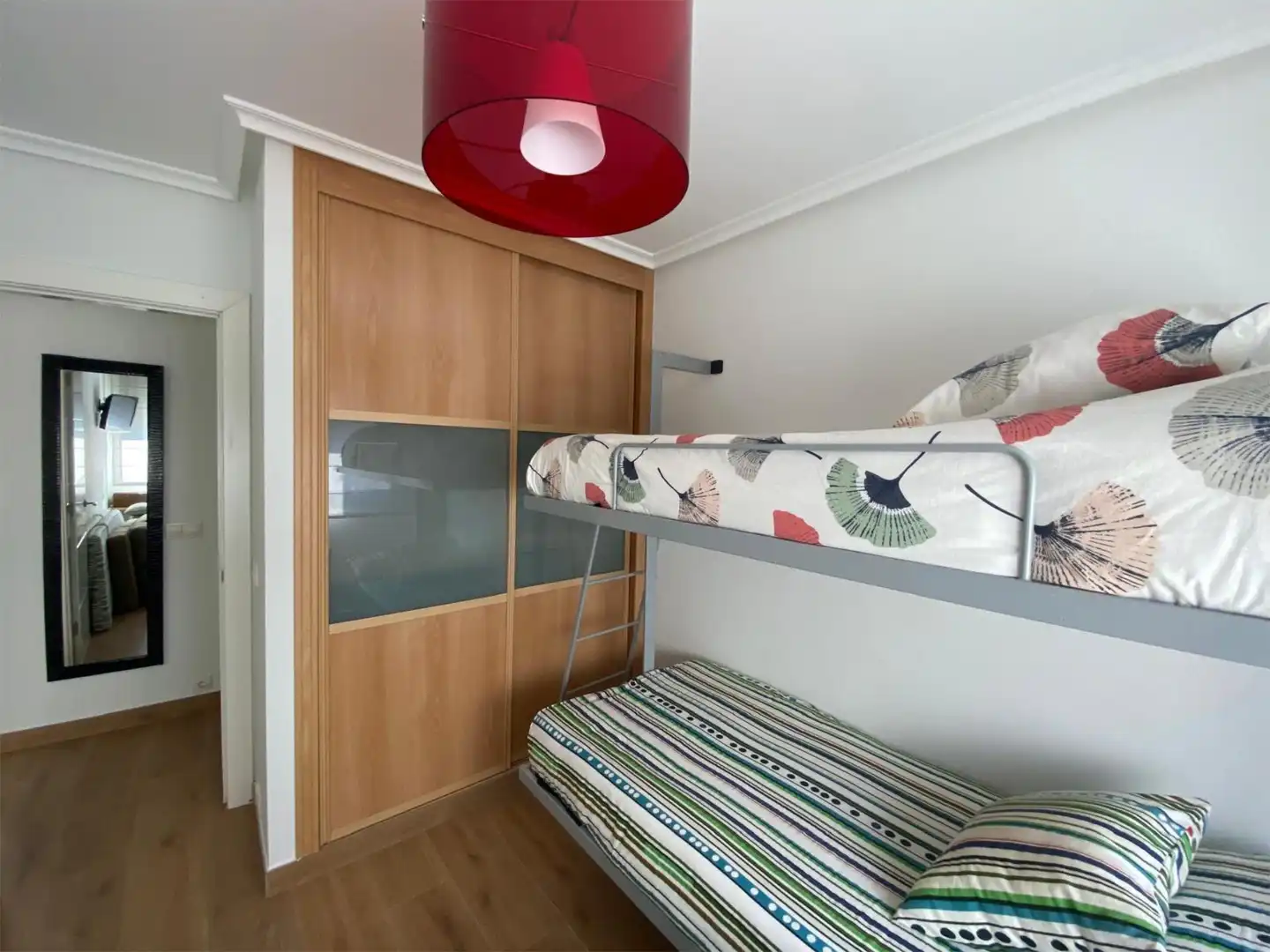 Habitación de Piso de alquiler en Gozón con Parquet, Terraza y Amueblado