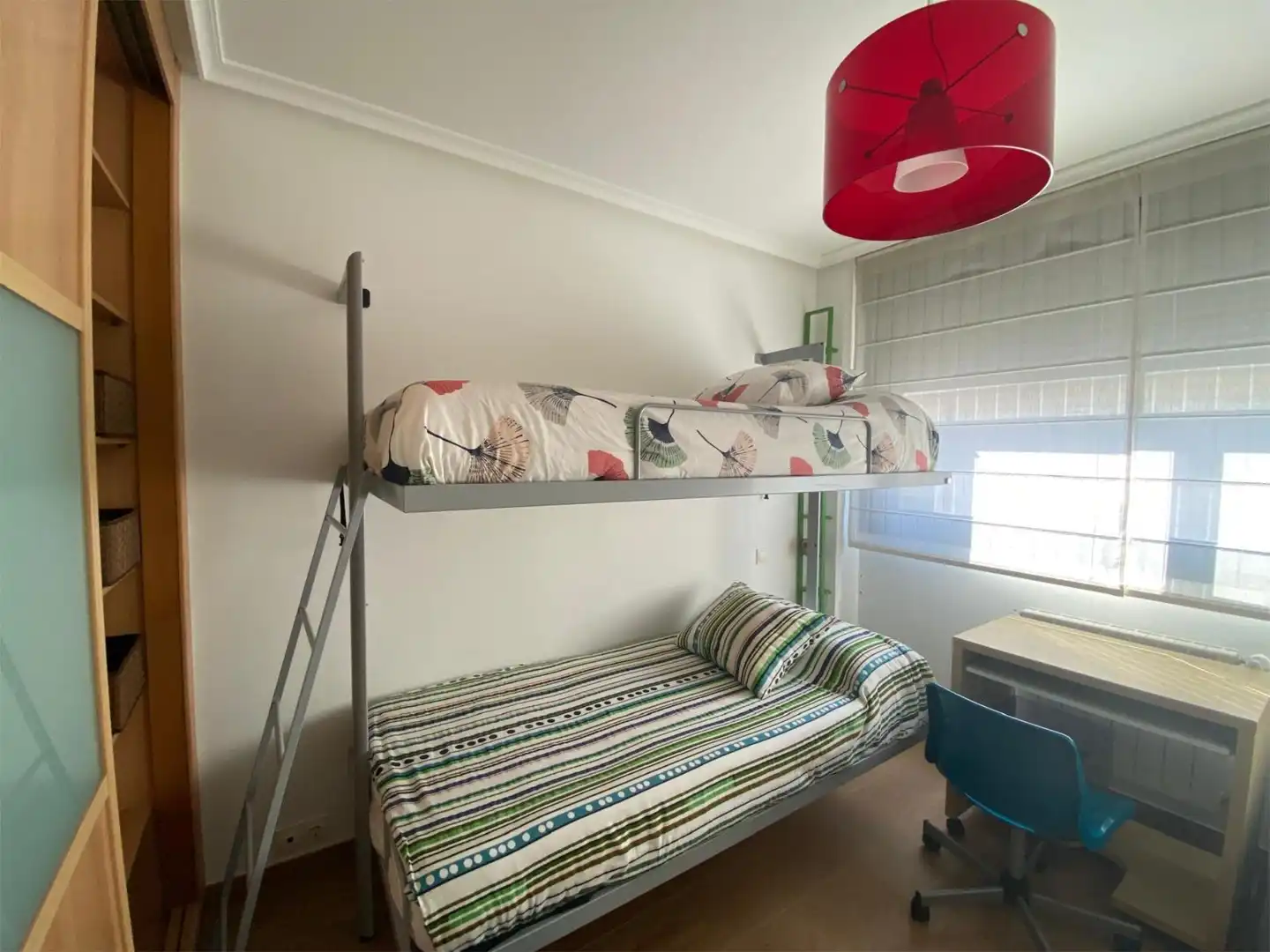 Habitación de Piso de alquiler en Gozón con Parquet, Terraza y Amueblado