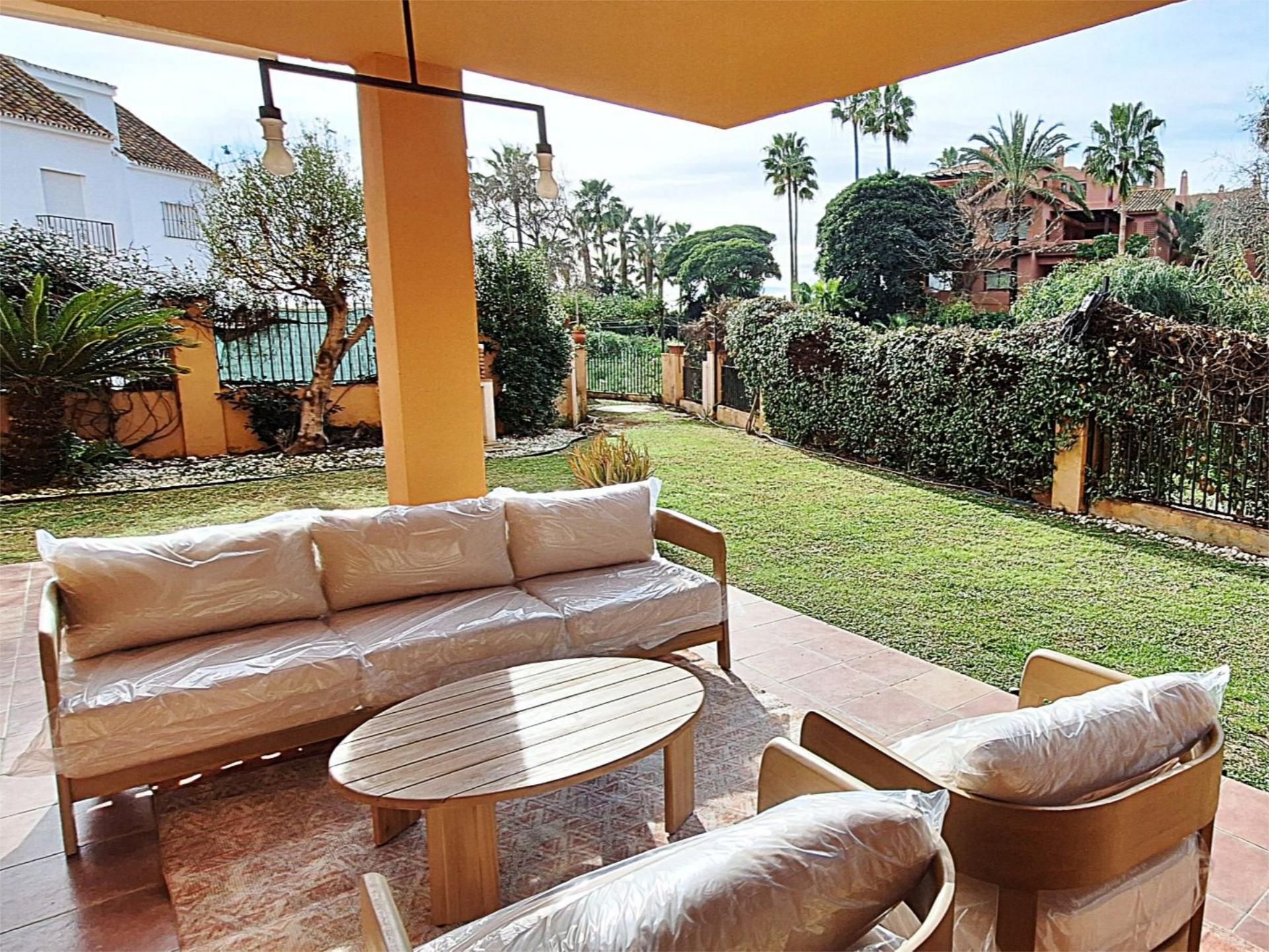 Jardí de Pis en venda en Marbella amb Aire condicionat, Calefacció i Jardí privat