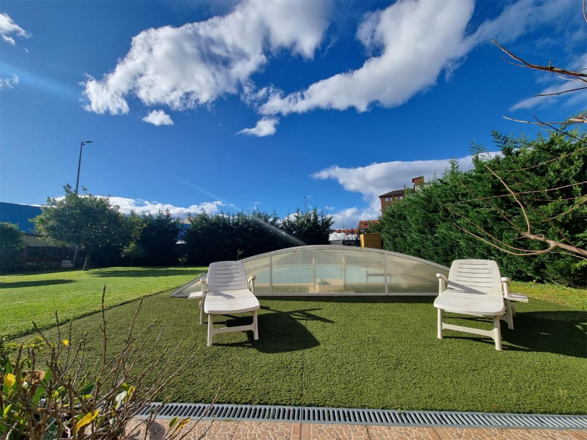 Casa o xalet en venda a Paseo Niño, 26, Cerezo - Aspla - Torres Jardí de Casa o xalet en venda en Torrelavega amb Calefacció, Jardí privat i Terrassa