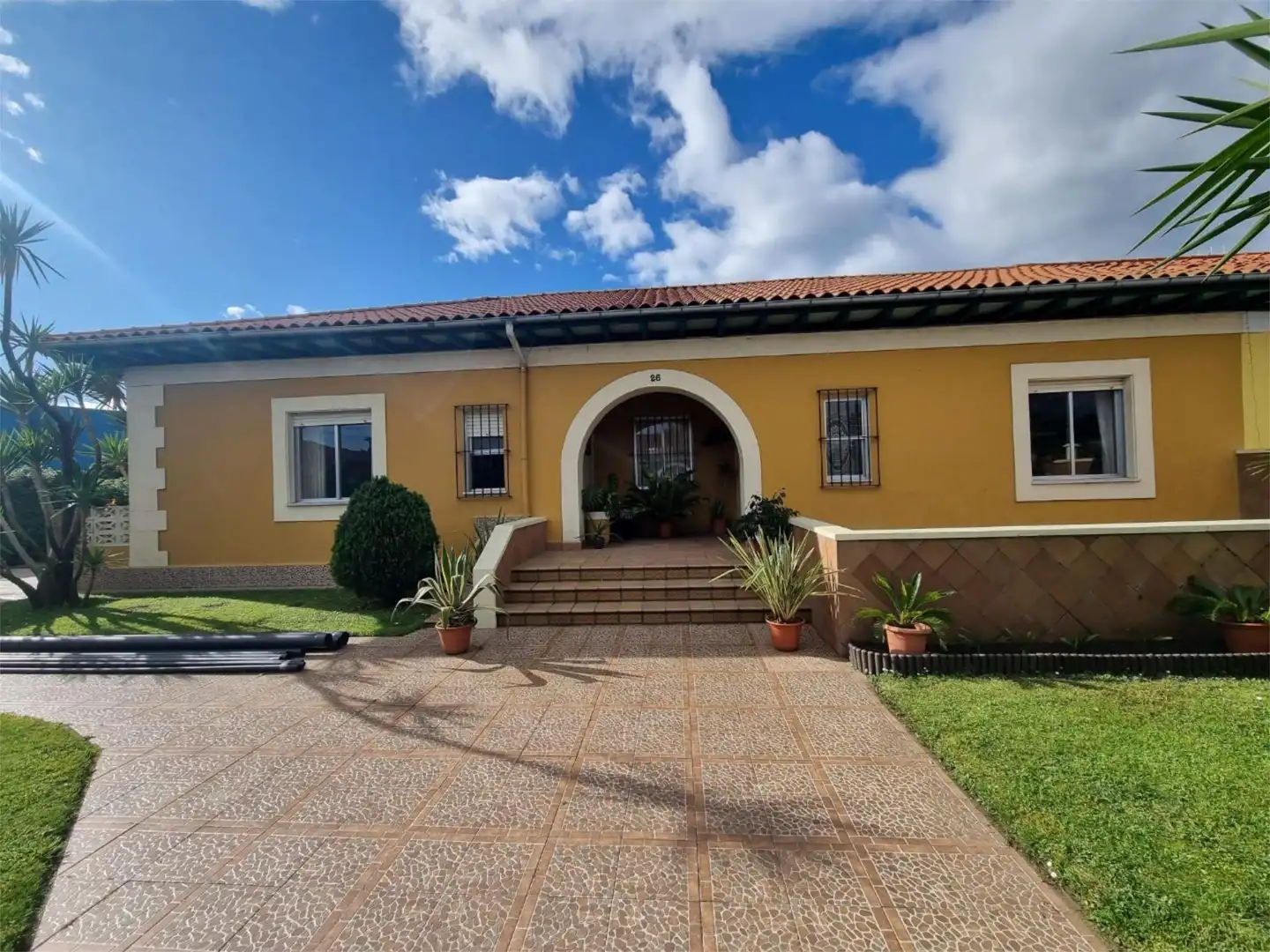 Casa o chalet en venta en Paseo Niño, 26, Cerezo - Aspla - Torres Vista exterior de Casa o chalet en venta en Torrelavega con Calefacción, Jardín privado y Terraza