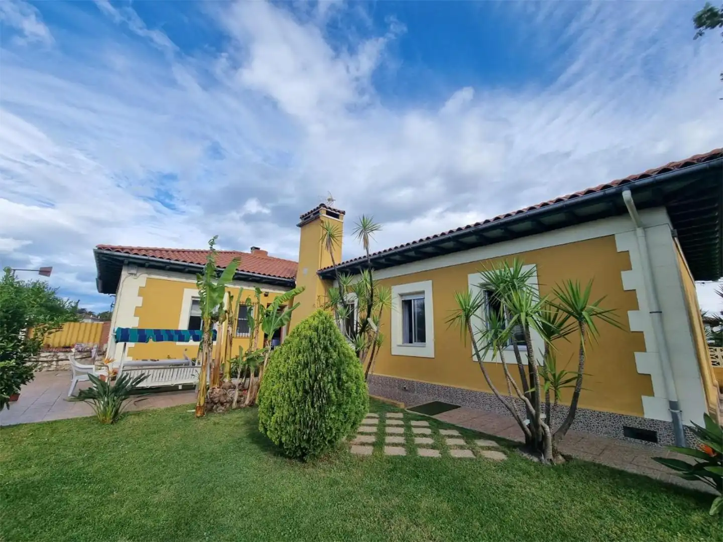 Casa o chalet en venta en Paseo Niño, 26, Cerezo - Aspla - Torres Vista exterior de Casa o chalet en venta en Torrelavega con Calefacción, Jardín privado y Terraza