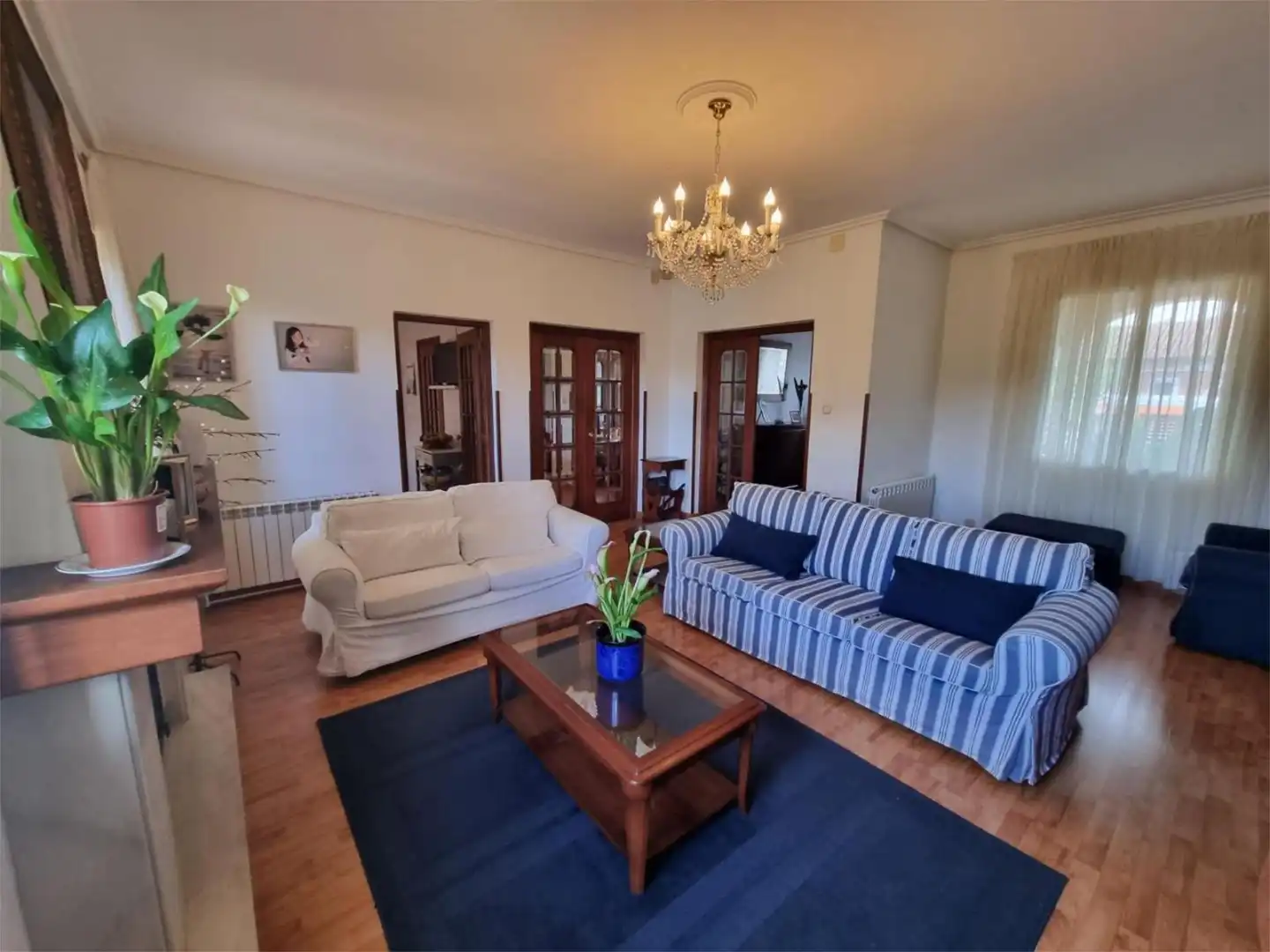 Casa o chalet en venta en Paseo Niño, 26, Cerezo - Aspla - Torres Sala de estar de Casa o chalet en venta en Torrelavega con Calefacción, Jardín privado y Terraza