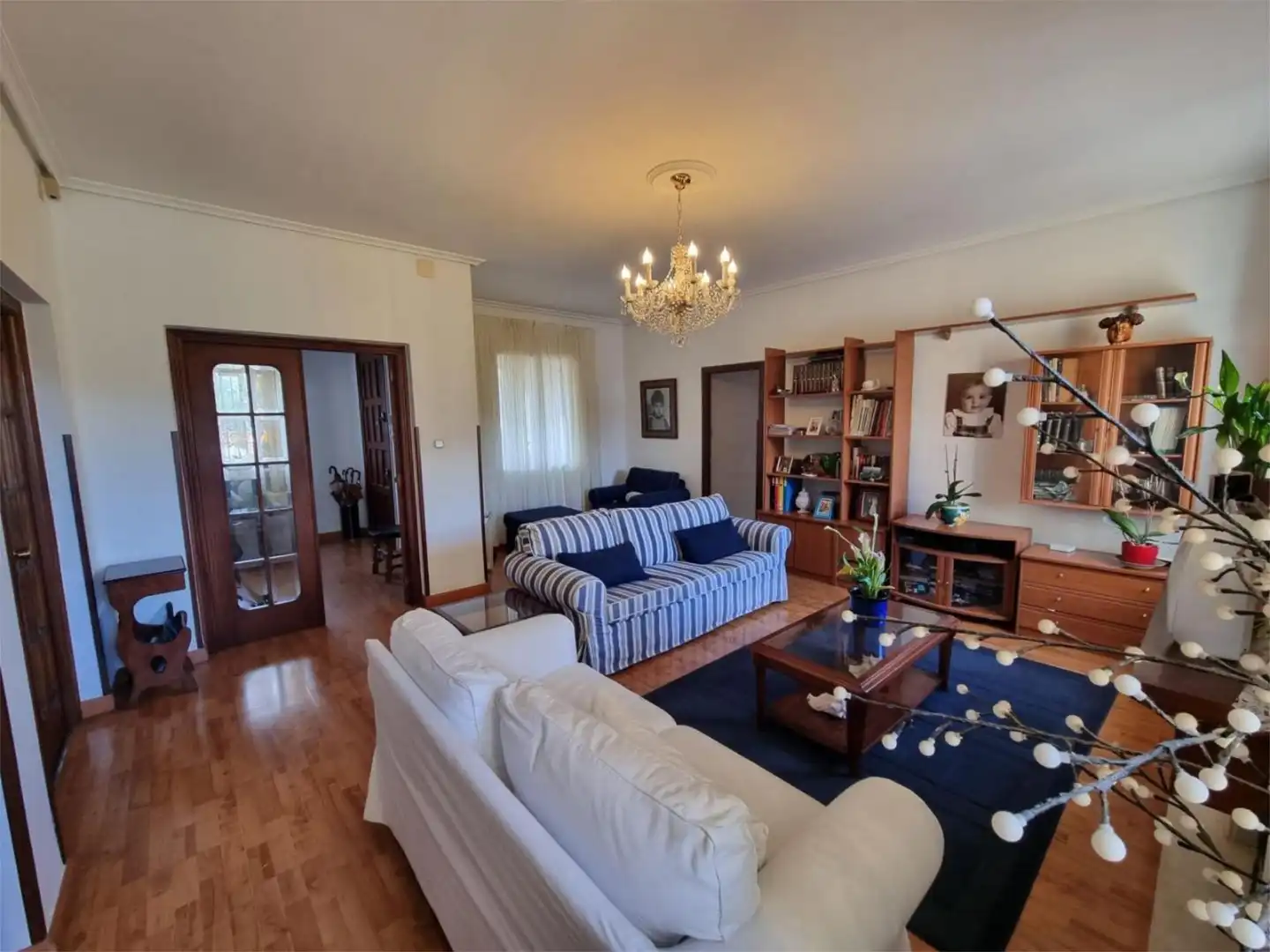Casa o chalet en venta en Paseo Niño, 26, Cerezo - Aspla - Torres Sala de estar de Casa o chalet en venta en Torrelavega con Calefacción, Jardín privado y Terraza