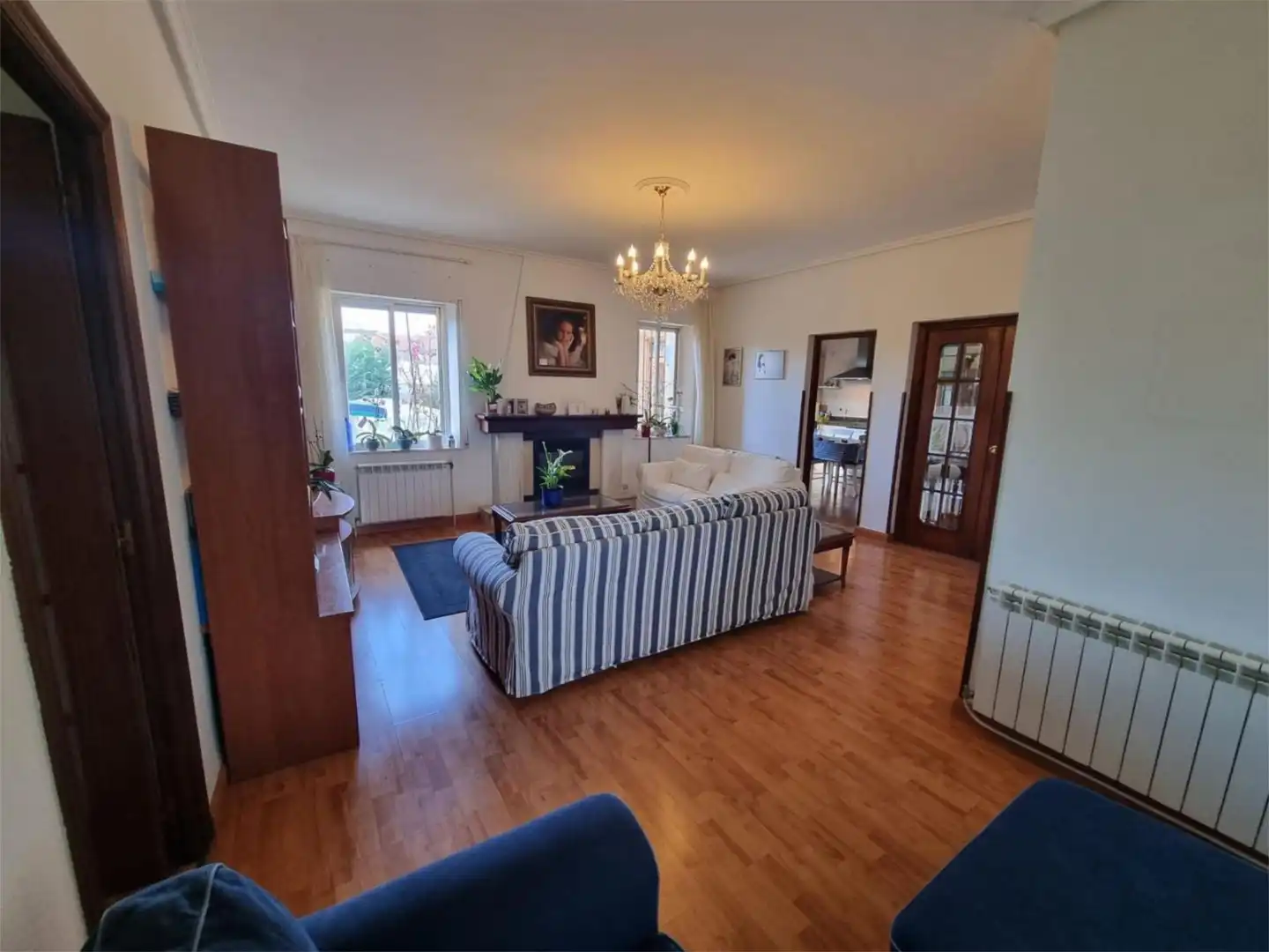 Casa o chalet en venta en Paseo Niño, 26, Cerezo - Aspla - Torres Sala de estar de Casa o chalet en venta en Torrelavega con Calefacción, Jardín privado y Terraza