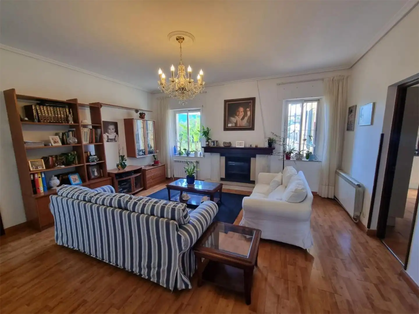 Casa o chalet en venta en Paseo Niño, 26, Cerezo - Aspla - Torres Sala de estar de Casa o chalet en venta en Torrelavega con Calefacción, Jardín privado y Terraza
