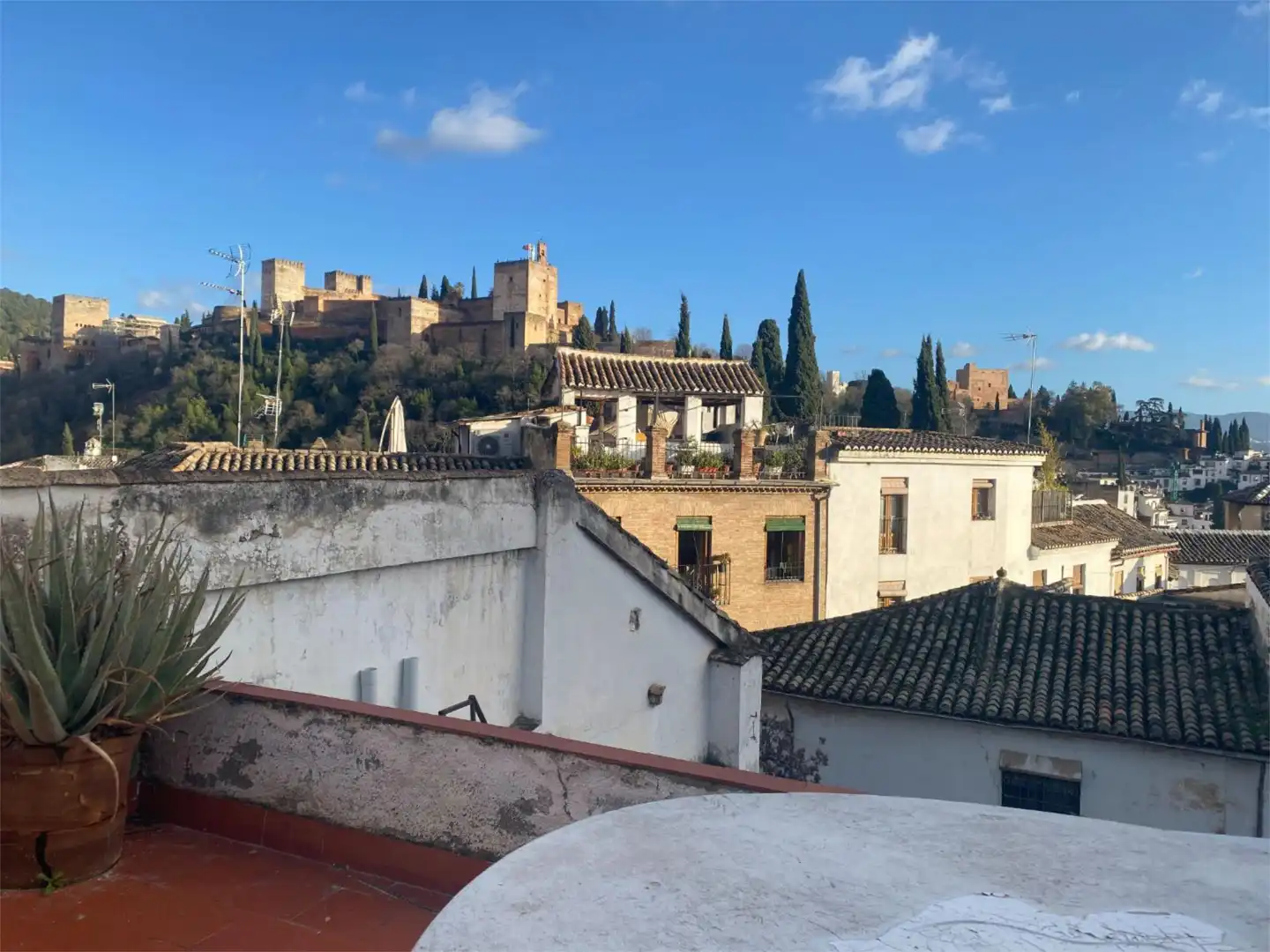 Detached homes for sale in Placeta Cruz Verde, 4, Barrio de Albaicín Exterior view of Detached homes for sale in Granada with Terrace, Storage room and Balcony