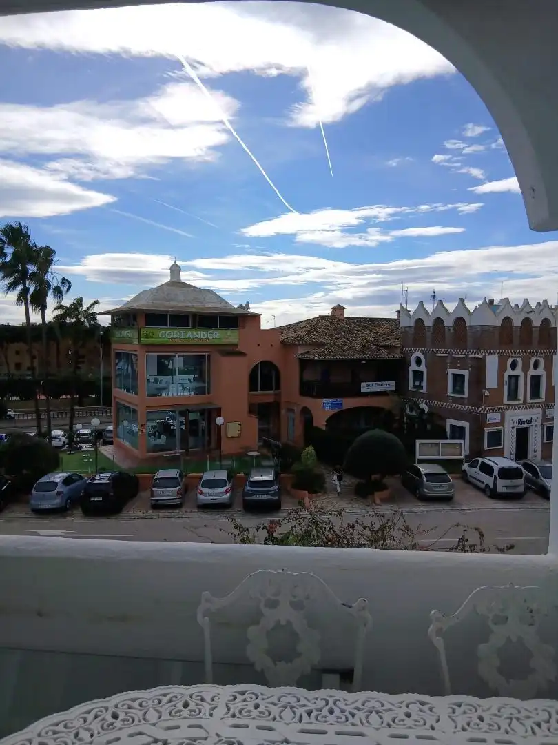 Pis en venda a Calle Adarves de Calypso, 2, Calahonda Vista exterior de Pis en venda en Mijas amb Jardí privat, Terrassa i Traster
