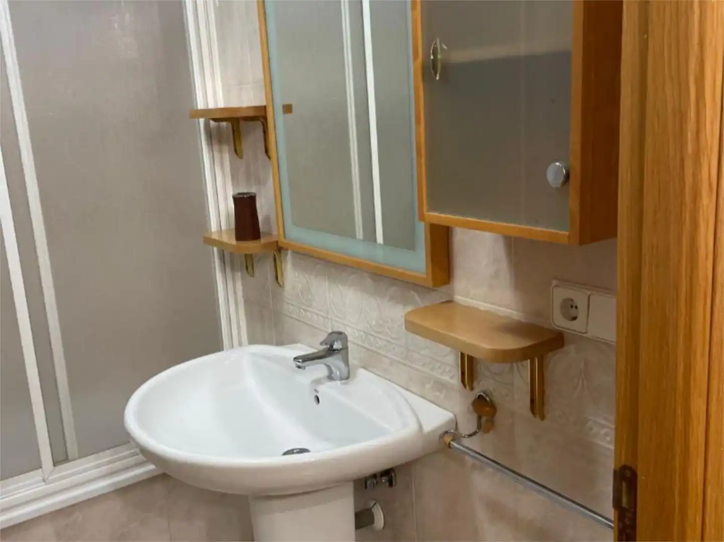 Detached homes for sale in Calle Olmos, 38, Ciudad Jardín Bathroom of Detached homes for sale in Ciudad Real with Air Conditioner, Heating and Parquet flooring