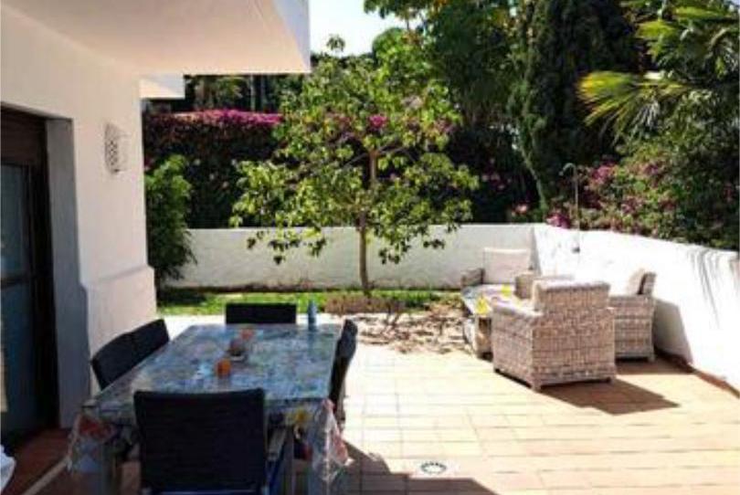 Apartment for sale in La Concha - Resina Golf, Estepona - image 1 Photo 1 of Apartment for sale in La Concha - Resina Golf, Estepona