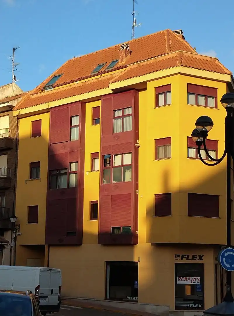 Außenansicht von Wohnung zum Verkauf in Benavente