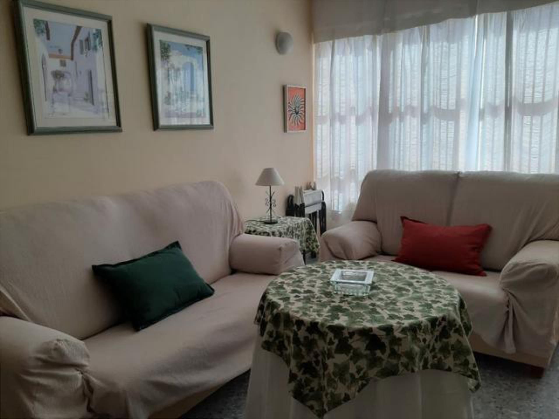 Piso de alquiler en Virgen del Mar Sala de estar de Piso de alquiler en Rota con Terraza y Amueblado