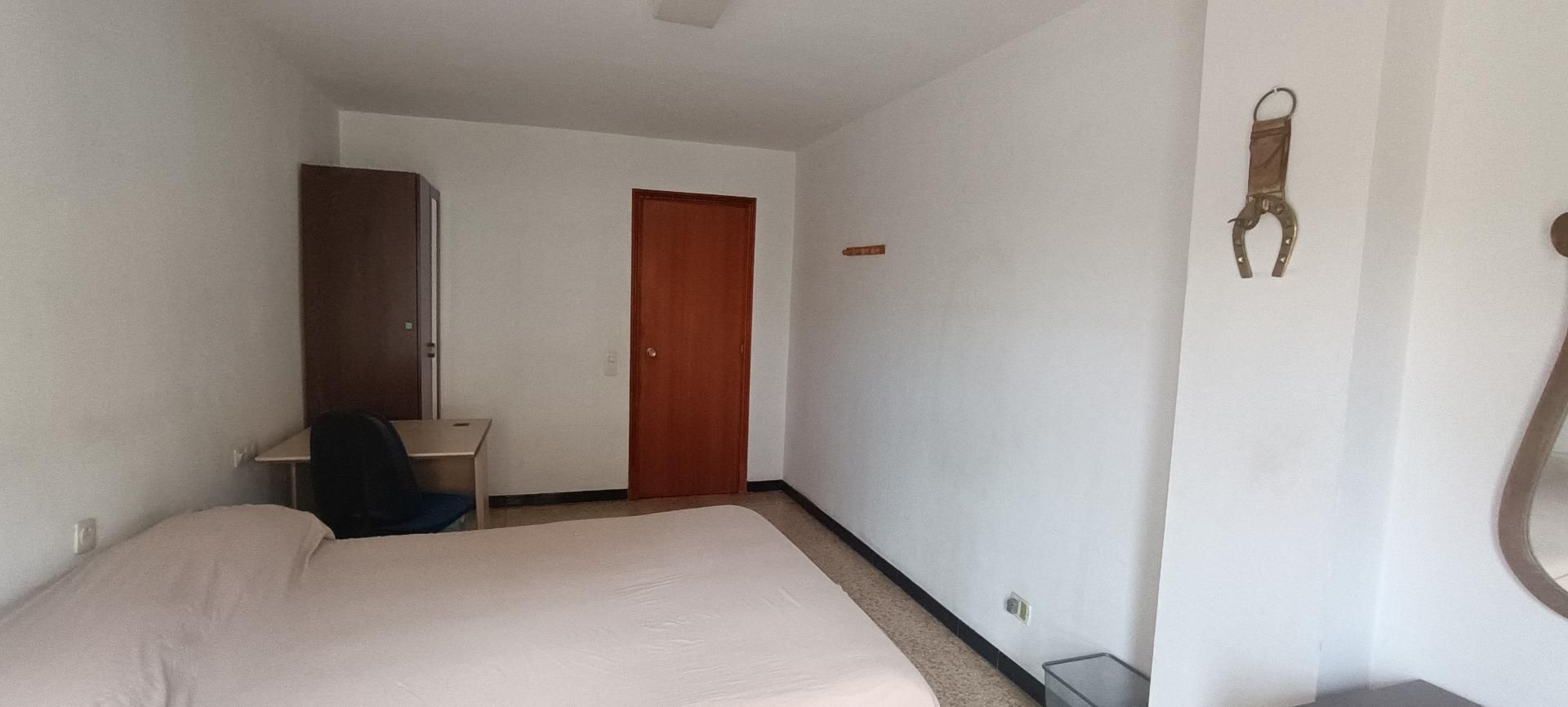 Dormitori de Pis per a compartir en  Palma de Mallorca amb Moblat, Forn i Rentadora