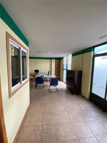 Nave industrial en Alquiler en Cambre