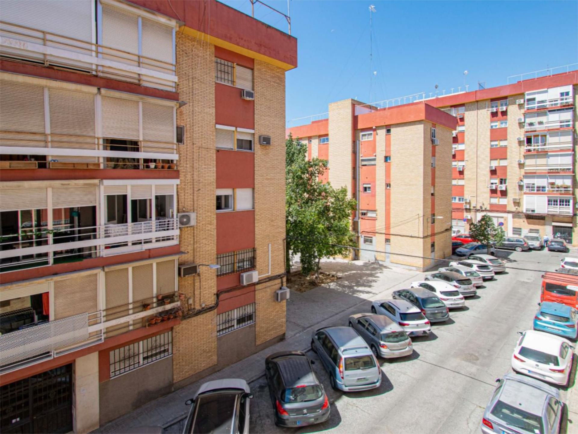 Vista exterior de Pis en venda en  Sevilla Capital amb Aire condicionat, Terrassa i Moblat