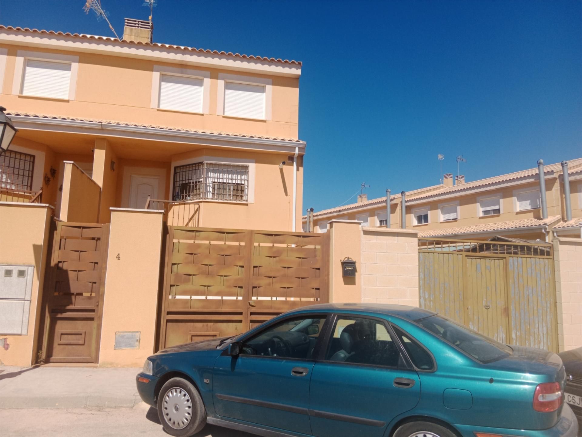 Exterior view of Single-family semi-detached for sale in Horcajo de Santiago  with Heating, Terrace and Oven