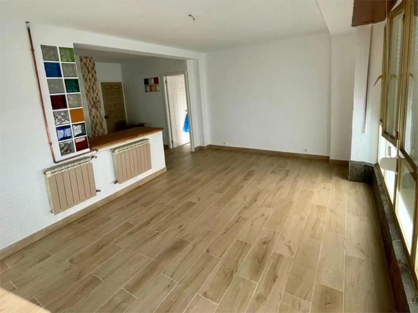 Piso en venta en Calle de Elías Iglesias, Cacabelos Piso en venta en Cacabelos con Calefacción, Parquet y Trastero