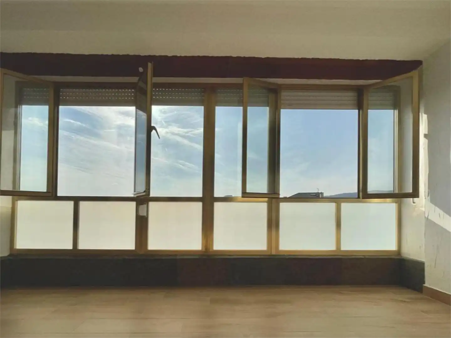 Piso en venta en Calle de Elías Iglesias, Cacabelos Habitación de Piso en venta en Cacabelos con Calefacción, Parquet y Trastero