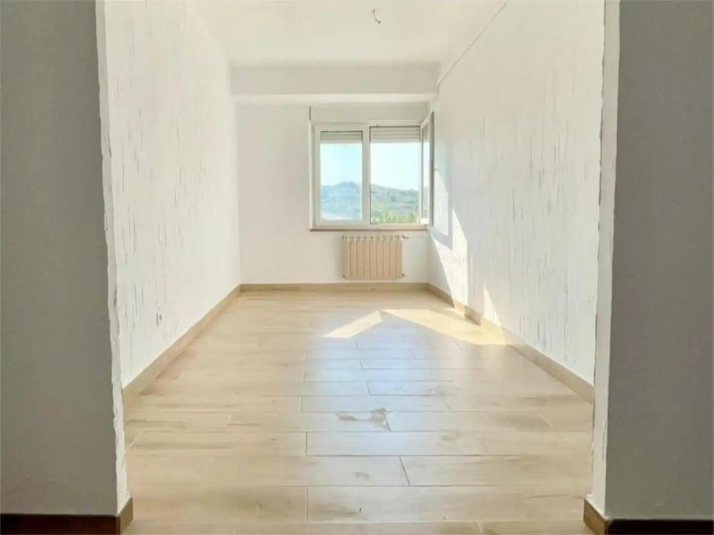 Piso en venta en Calle de Elías Iglesias, Cacabelos Habitación de Piso en venta en Cacabelos con Calefacción, Parquet y Trastero