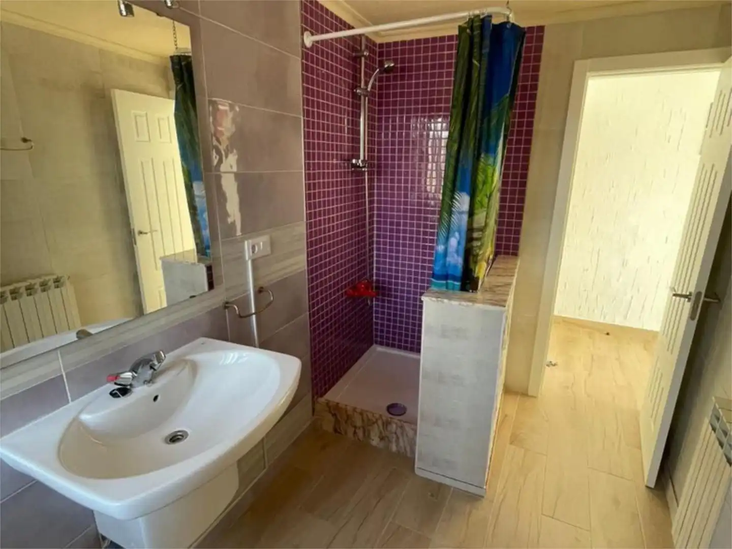 Piso en venta en Calle de Elías Iglesias, Cacabelos Baño de Piso en venta en Cacabelos con Calefacción, Parquet y Trastero