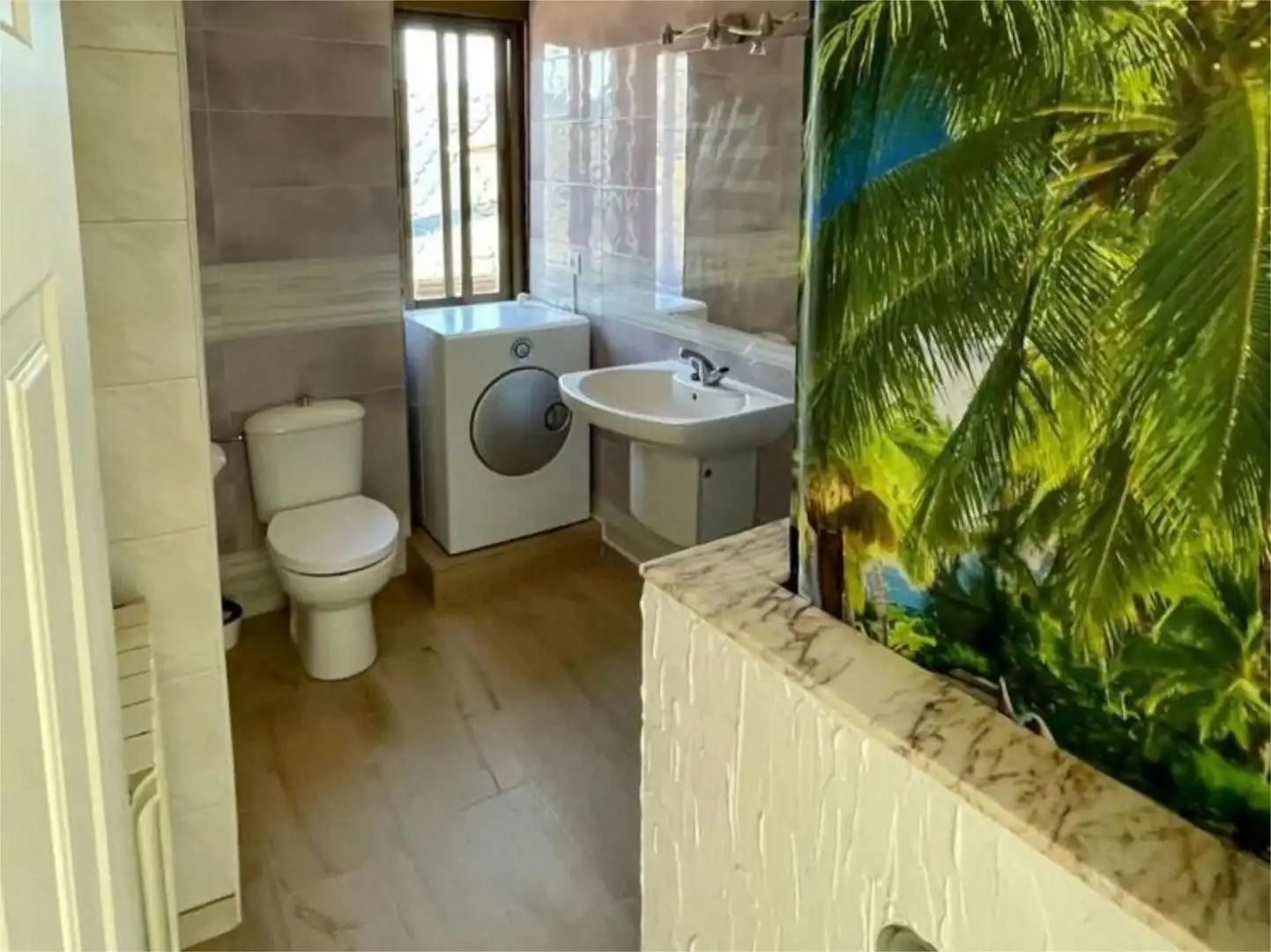 Piso en venta en Calle de Elías Iglesias, Cacabelos Baño de Piso en venta en Cacabelos con Calefacción, Parquet y Trastero
