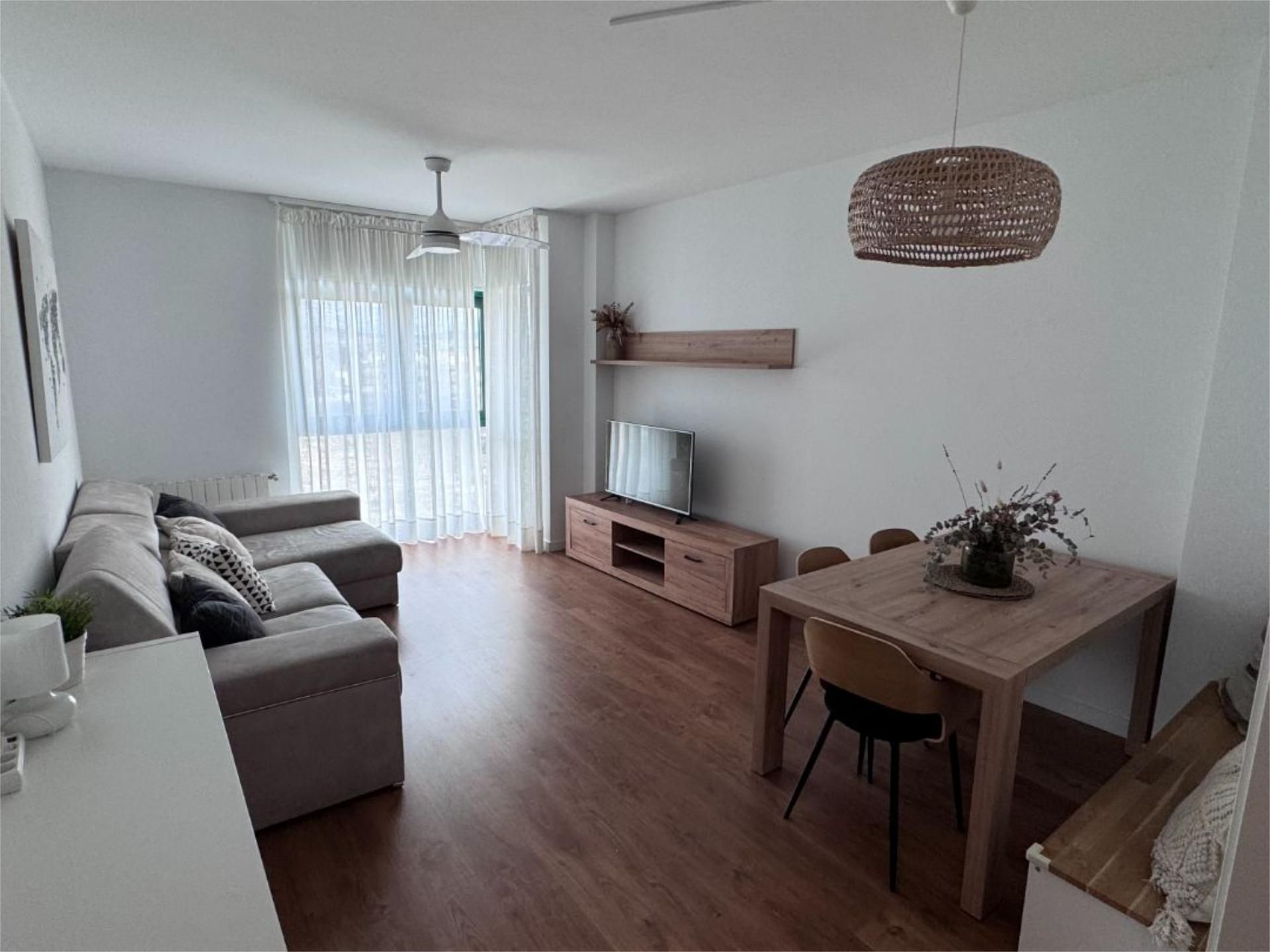 Living room of Flat to rent in Yecla  with Air Conditioner, Heating and Parquet flooring