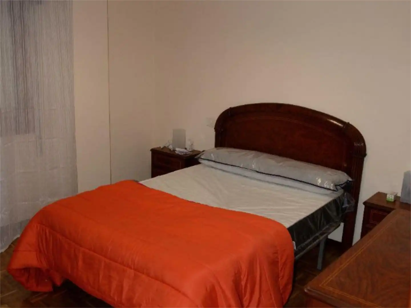 Schlafzimmer von Wohnung zur Miete in Oviedo  mit Heizung, Parkett und Möbliert