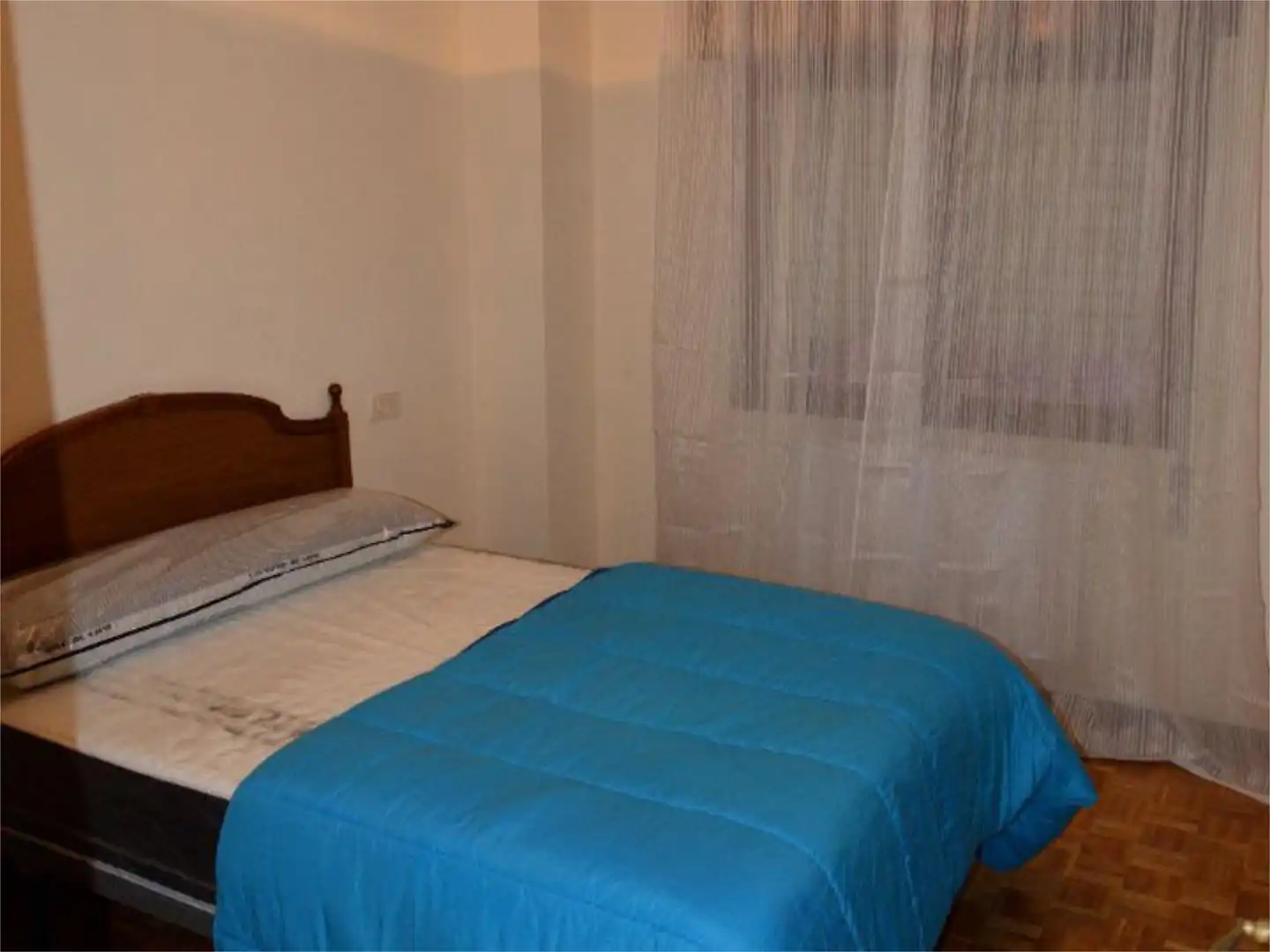 Schlafzimmer von Wohnung zur Miete in Oviedo  mit Heizung, Parkett und Möbliert