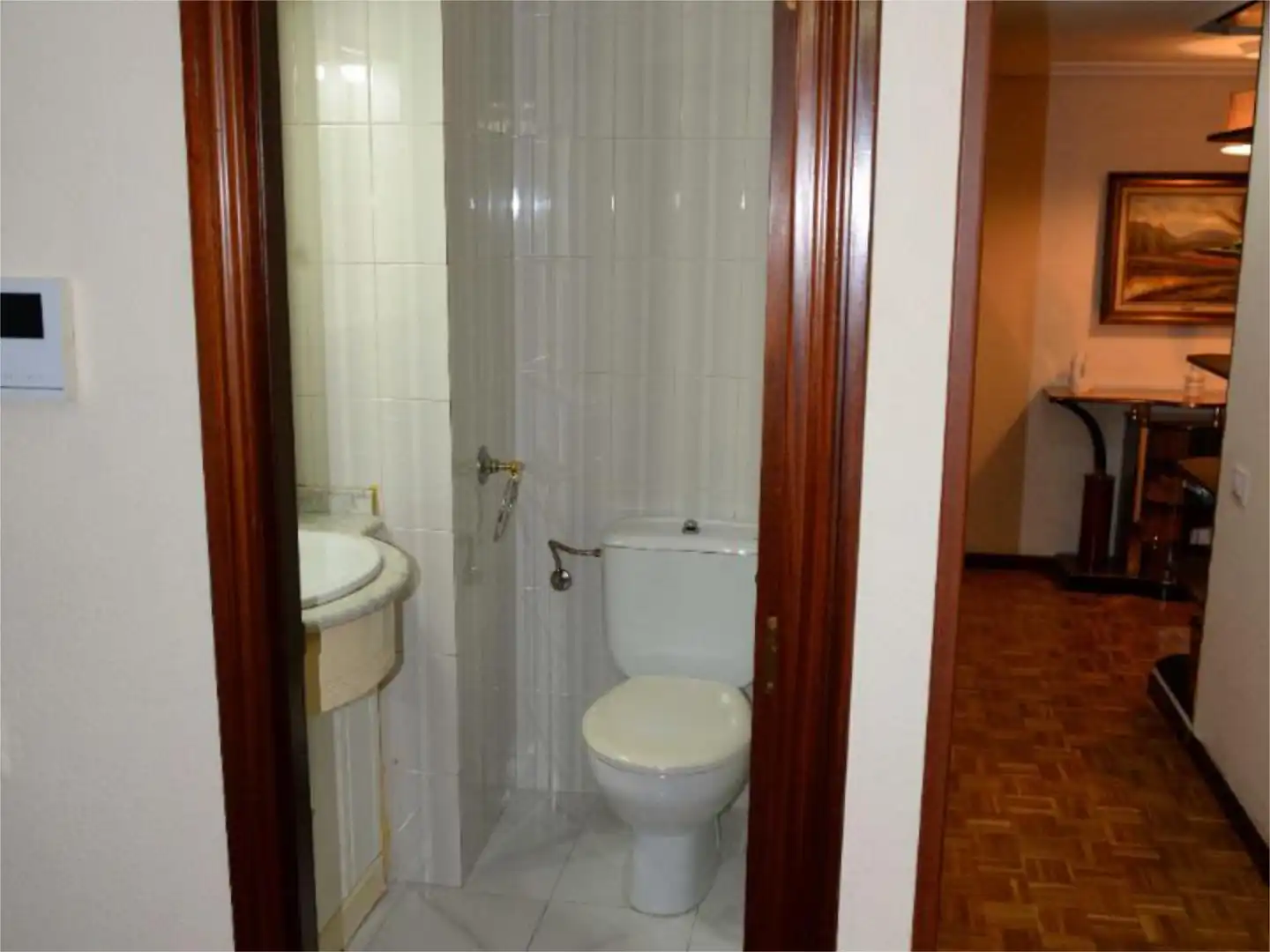 Badezimmer von Wohnung zur Miete in Oviedo  mit Heizung, Parkett und Möbliert
