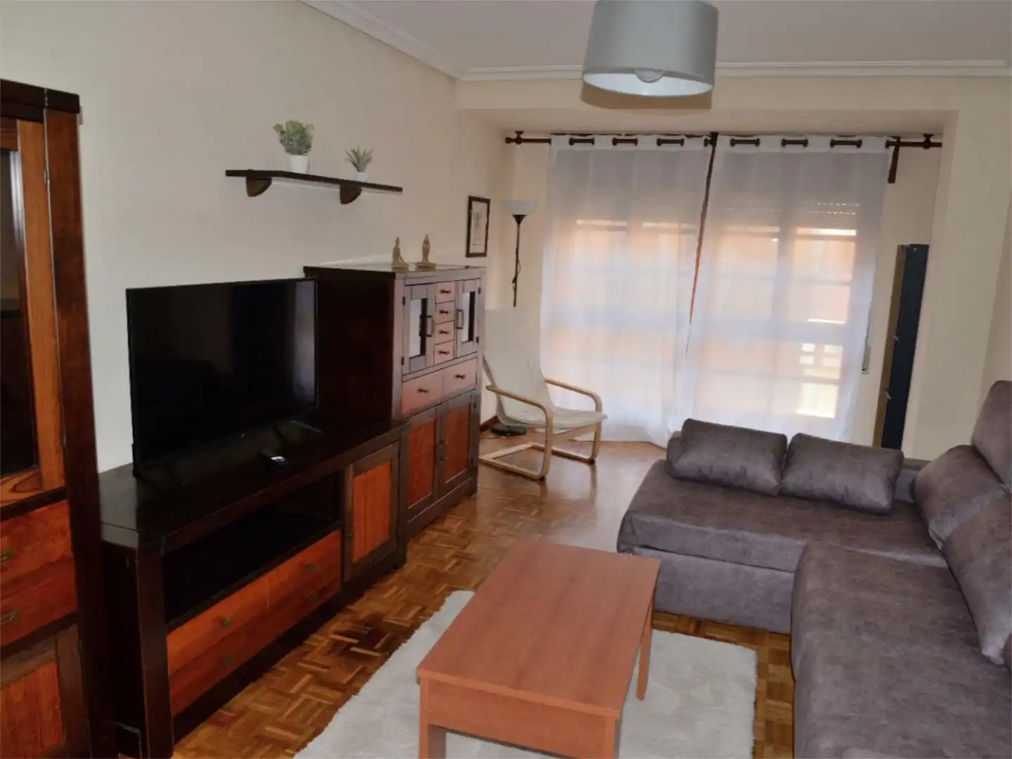 Wohnzimmer von Wohnung zur Miete in Oviedo  mit Heizung, Parkett und Möbliert
