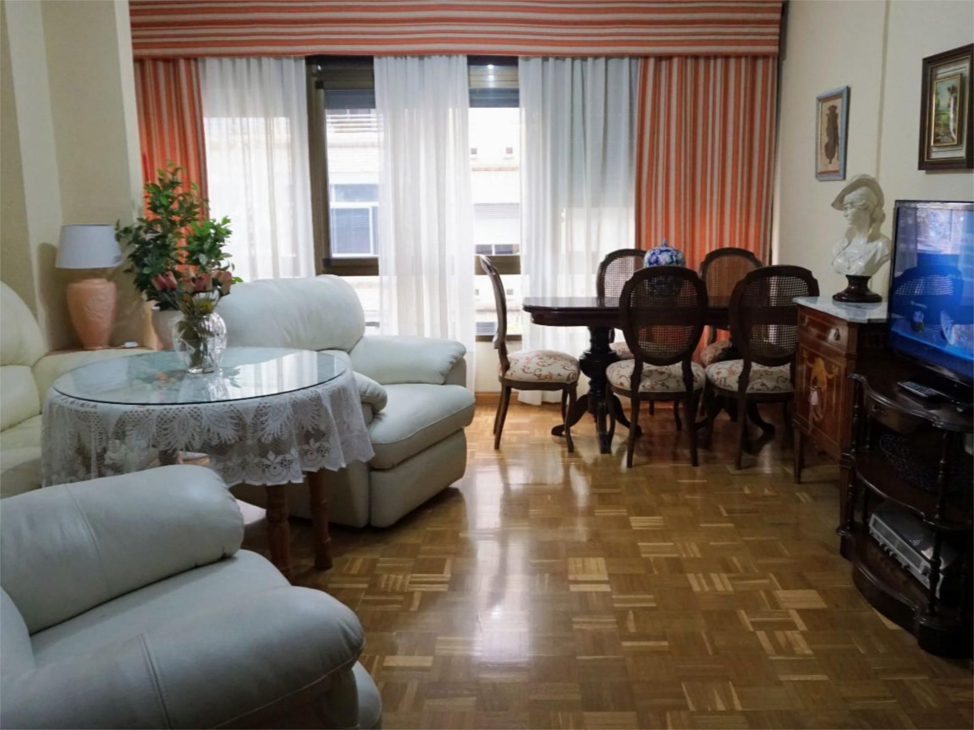 Flat for sale in Calle Profesor Rodríguez Moñino, 2, Centro Living room of Flat for sale in Cáceres Capital