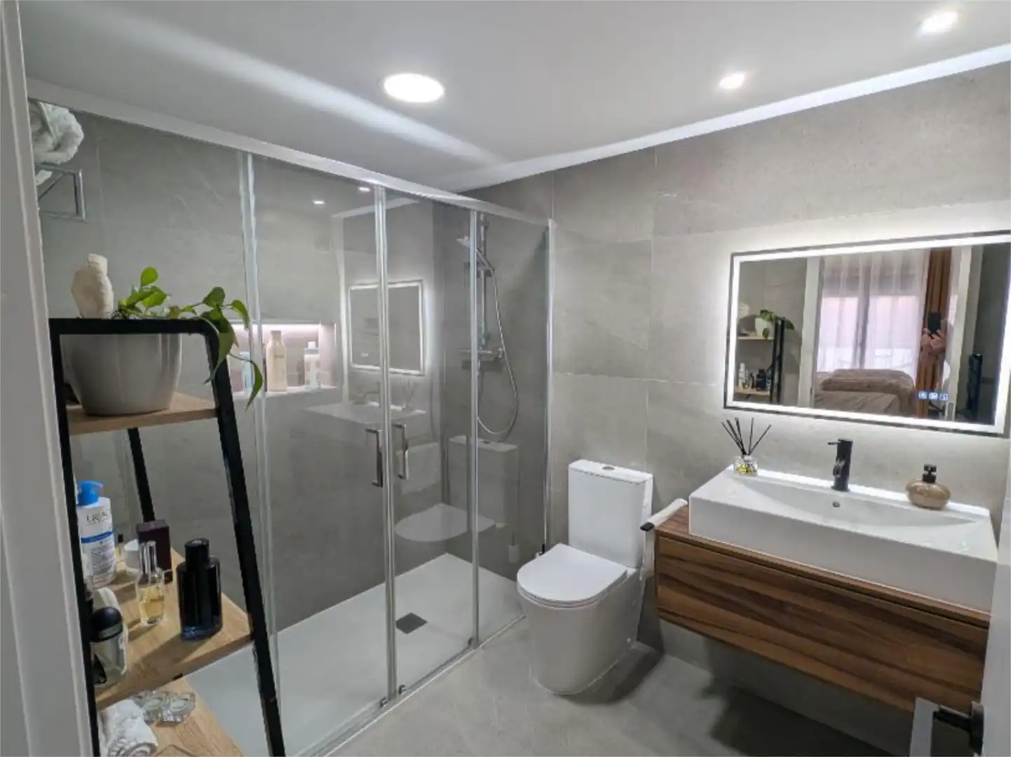 Bathroom of Flat for sale in Manresa  with Air Conditioner, Terrace and Swimming Pool