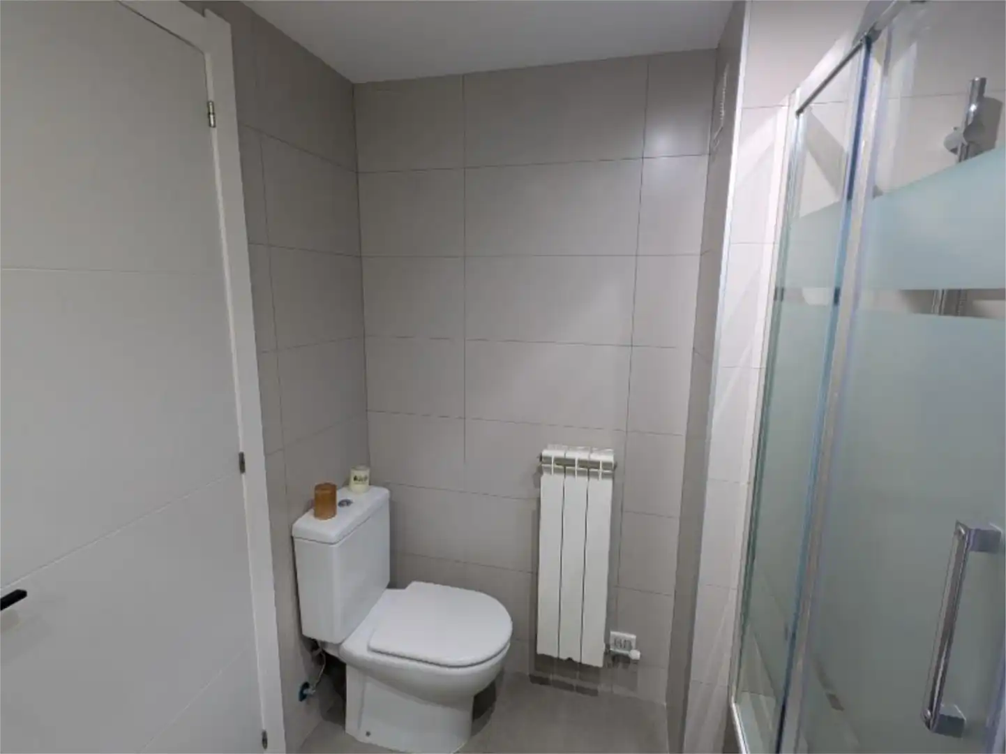 Bathroom of Flat for sale in Manresa  with Air Conditioner, Terrace and Swimming Pool