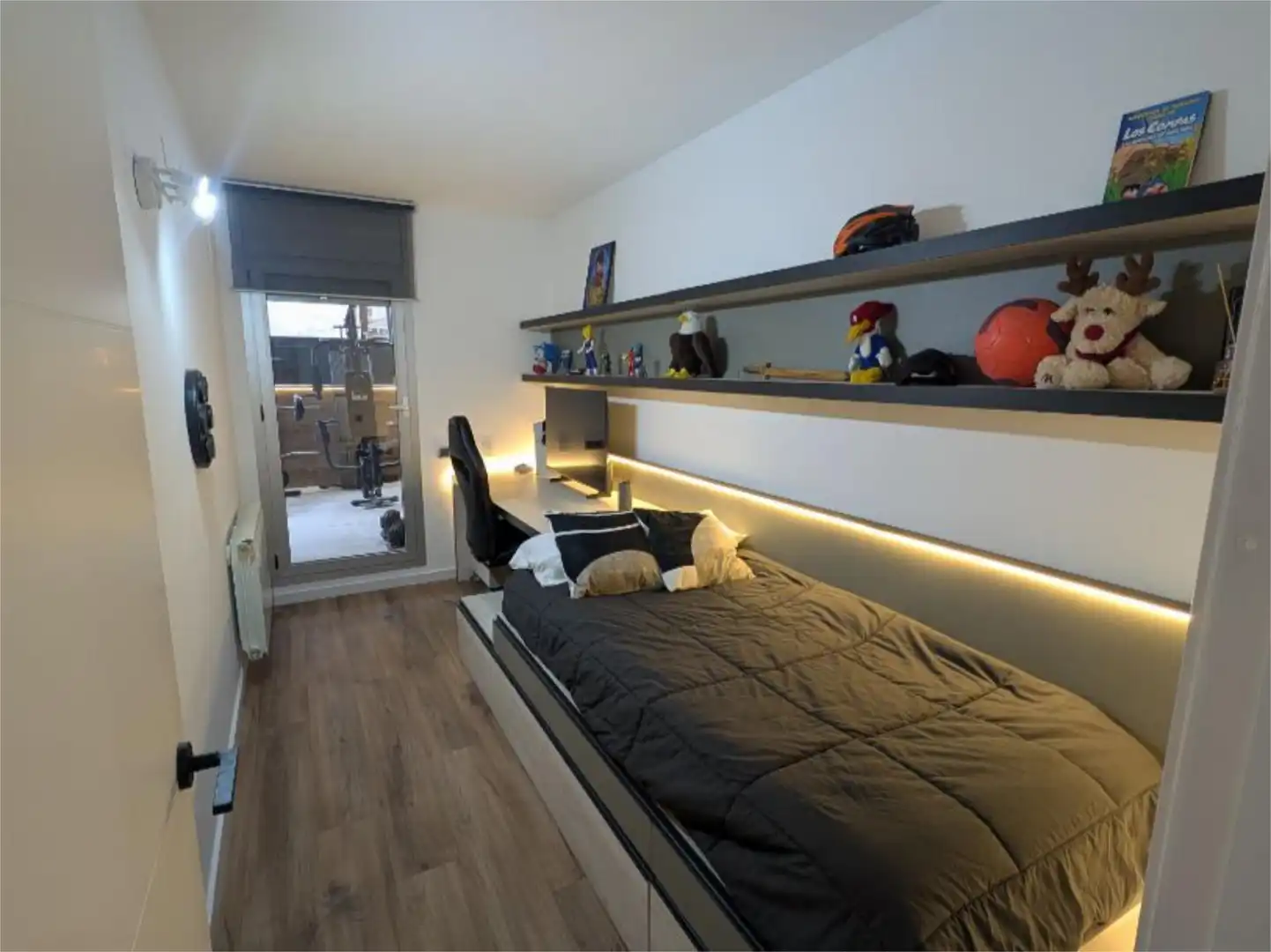 Bedroom of Flat for sale in Manresa  with Air Conditioner, Terrace and Swimming Pool